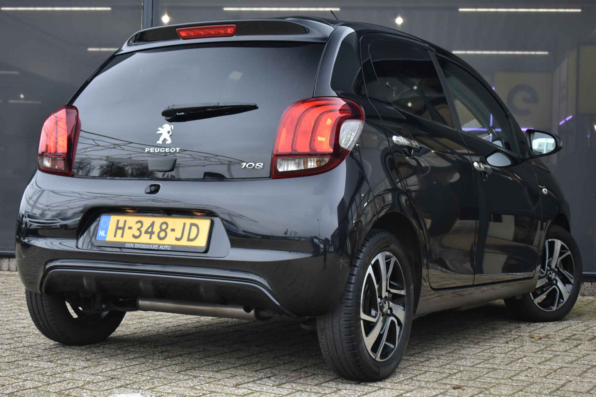 Peugeot 108 1.0 e-VTi Allure | Unieke KM-Stand! | Navigatie | Achteruitrijcamera | Climate Control | 15"LMV | Cruise Control | 1e Eigenaar | - 3/40