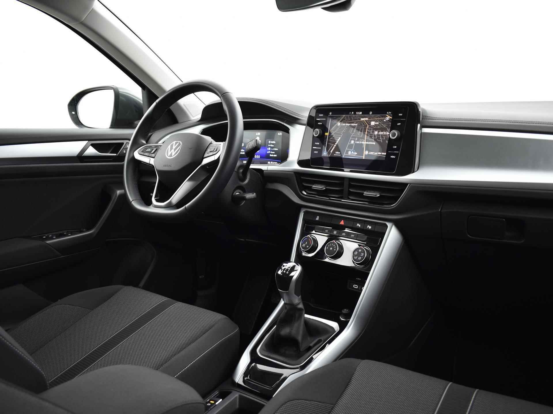 Volkswagen T-Roc 1.0 Tsi 110pk Life | Airco | App-Connect | P-Sensoren | Camera | 16'' Inch | Garantie t/m 22-06-2027 of 100.000km - 16/32