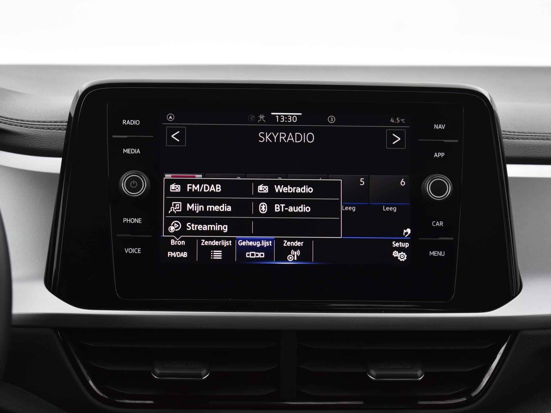 Volkswagen T-Roc 1.0 Tsi 110pk Life | Airco | App-Connect | P-Sensoren | Camera | 16'' Inch | Garantie t/m 22-06-2027 of 100.000km - 25/32