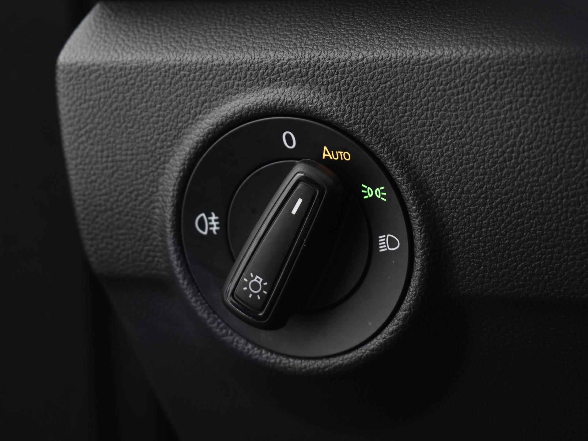 Volkswagen T-Roc 1.0 Tsi 110pk Life | Airco | App-Connect | P-Sensoren | Camera | 16'' Inch | Garantie t/m 22-06-2027 of 100.000km - 28/32
