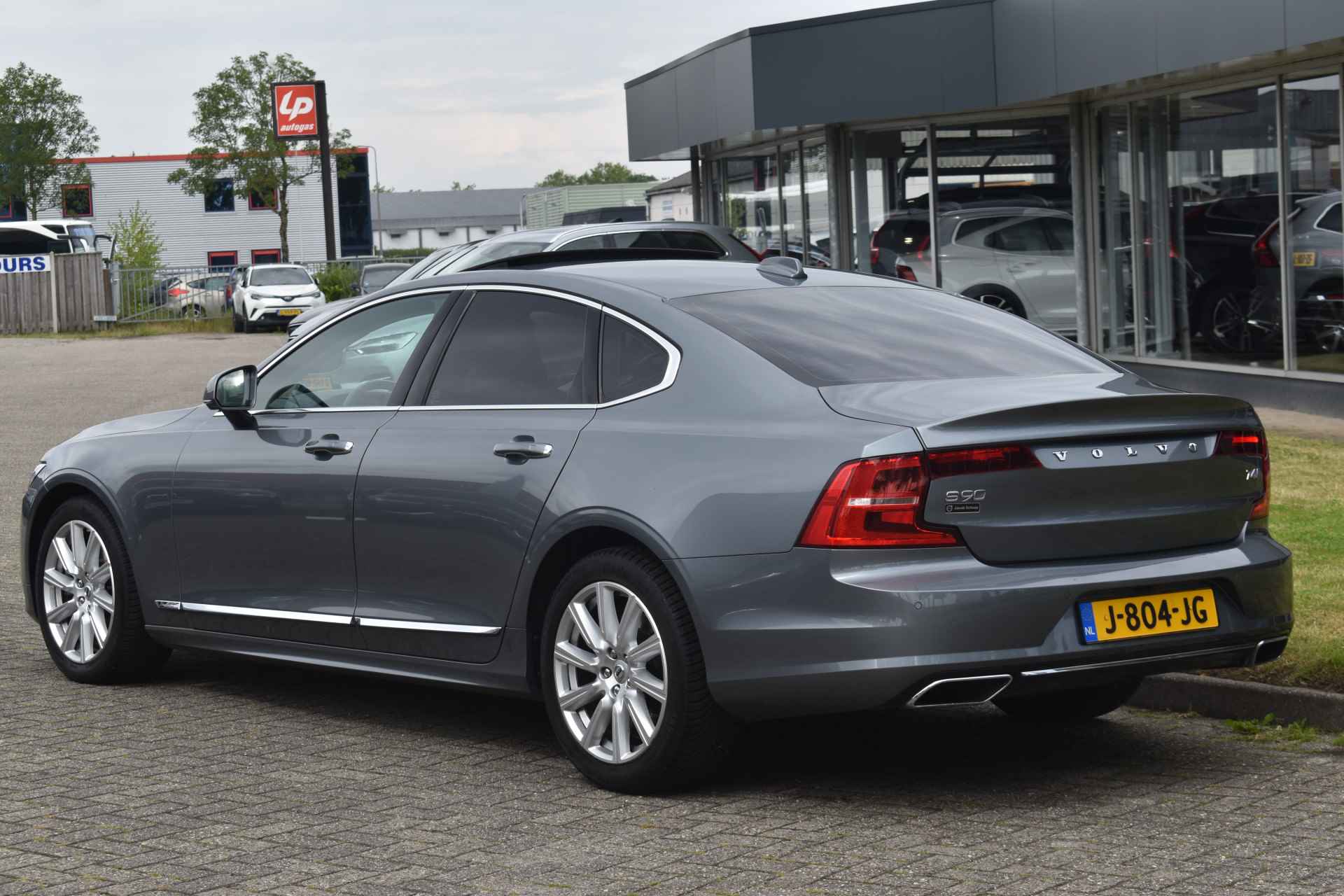 Volvo S90 T4 190PK Automaat Business Luxury + | Panoramadak | Head up display | Stoelverwarming | ACC | Camera - 10/46