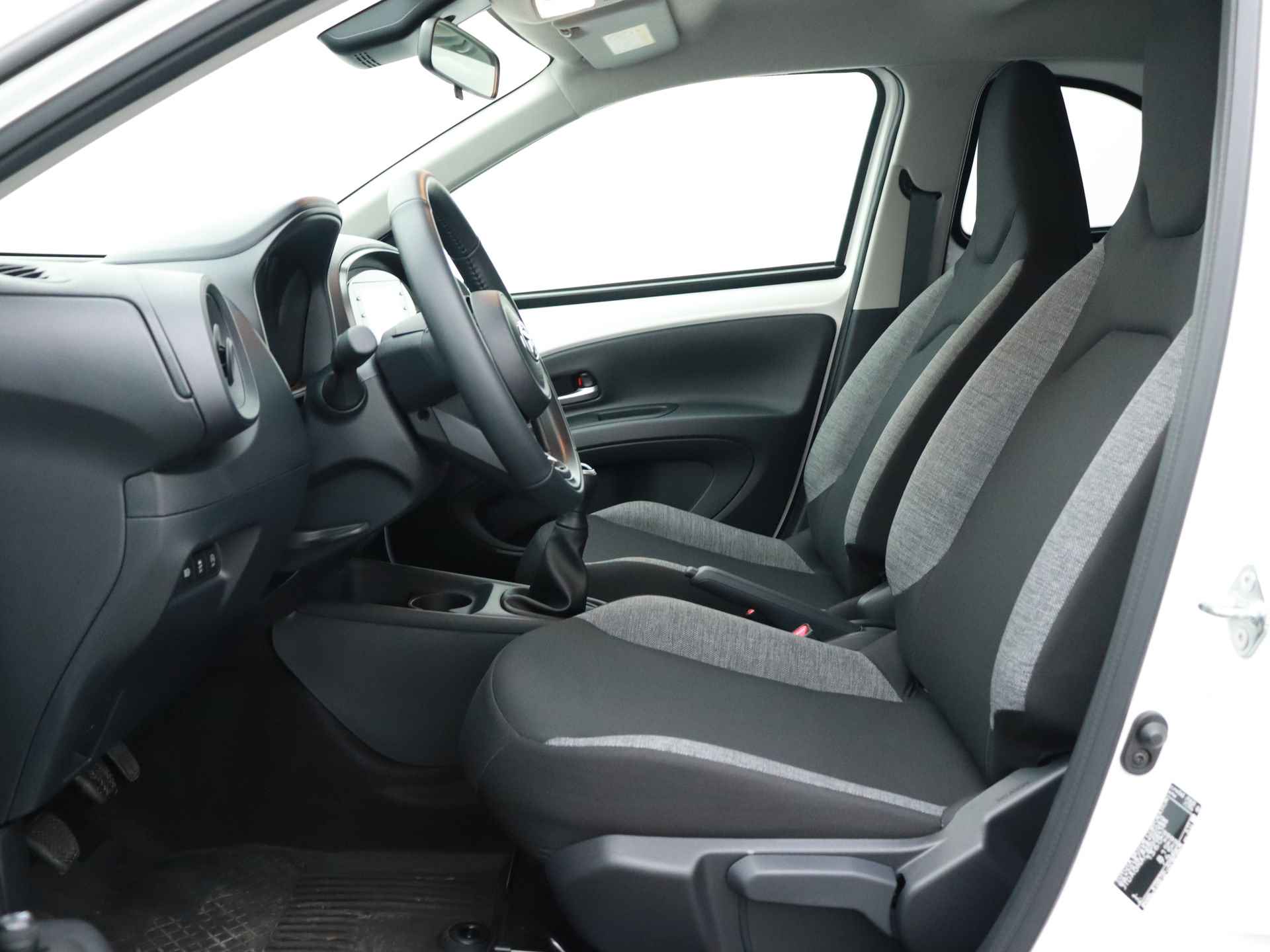 Toyota Aygo X 1.0 First Edition Limited | LED | Lichtmetalen velgen | Automatische airco | - 14/38