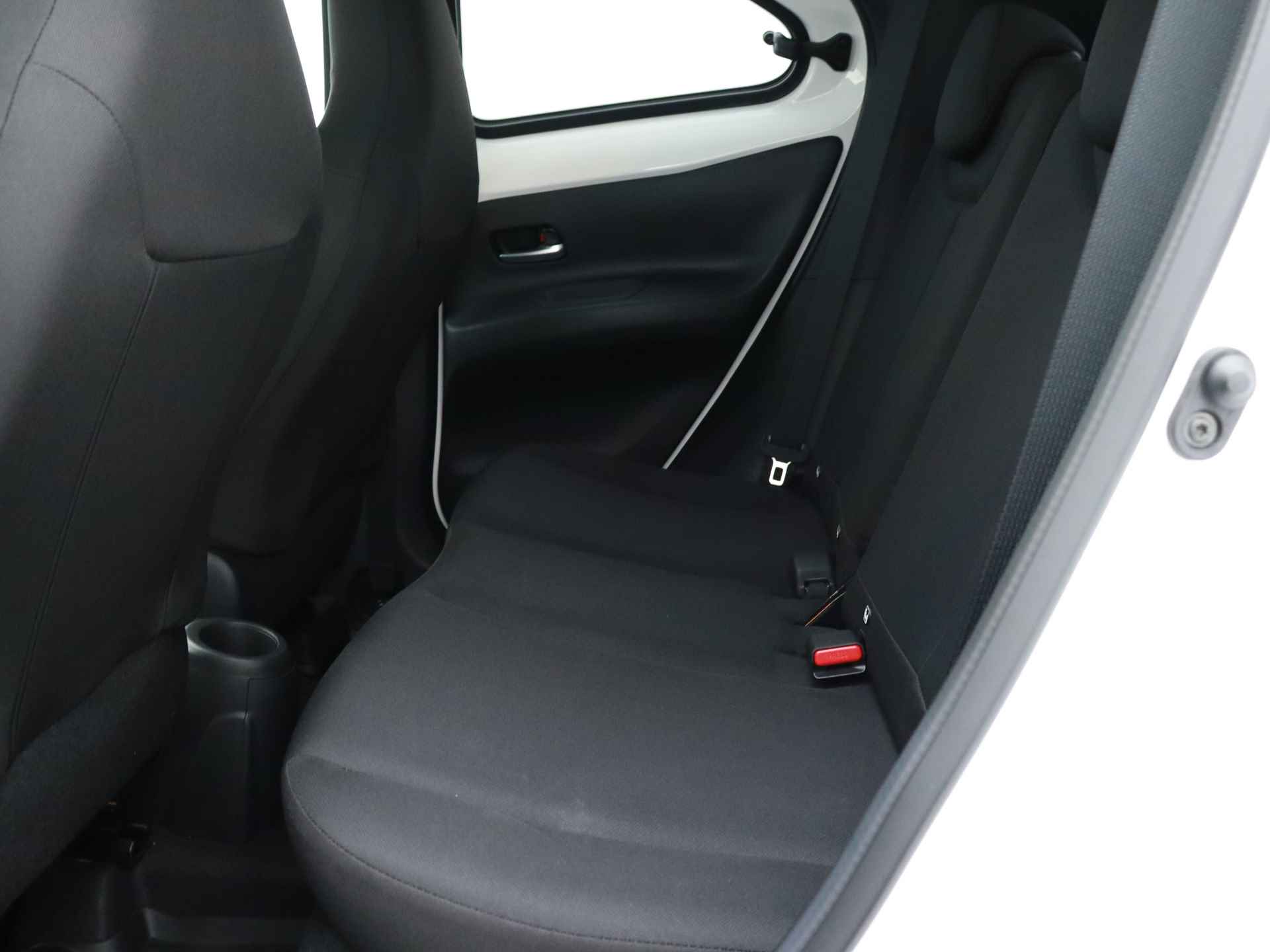 Toyota Aygo X 1.0 First Edition Limited | LED | Lichtmetalen velgen | Automatische airco | - 15/38