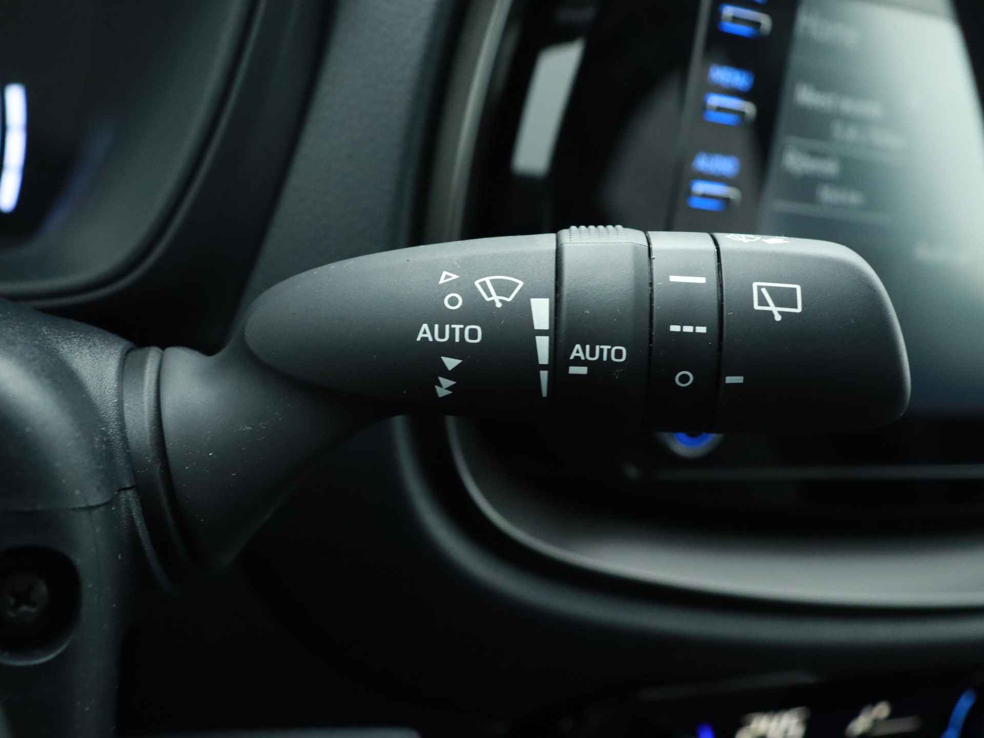 Toyota Aygo X 1.0 First Edition Limited | LED | Lichtmetalen velgen | Automatische airco | - 19/38
