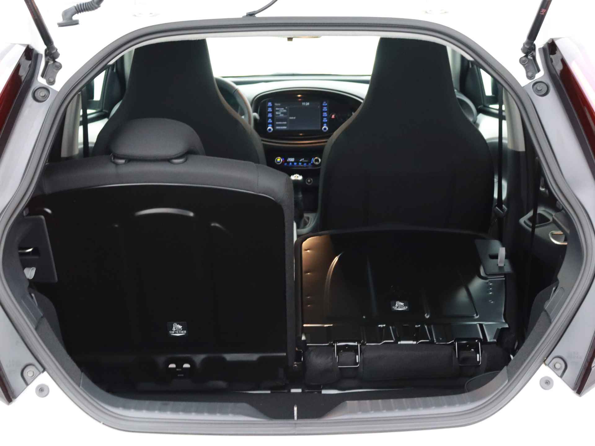 Toyota Aygo X 1.0 First Edition Limited | LED | Lichtmetalen velgen | Automatische airco | - 32/38