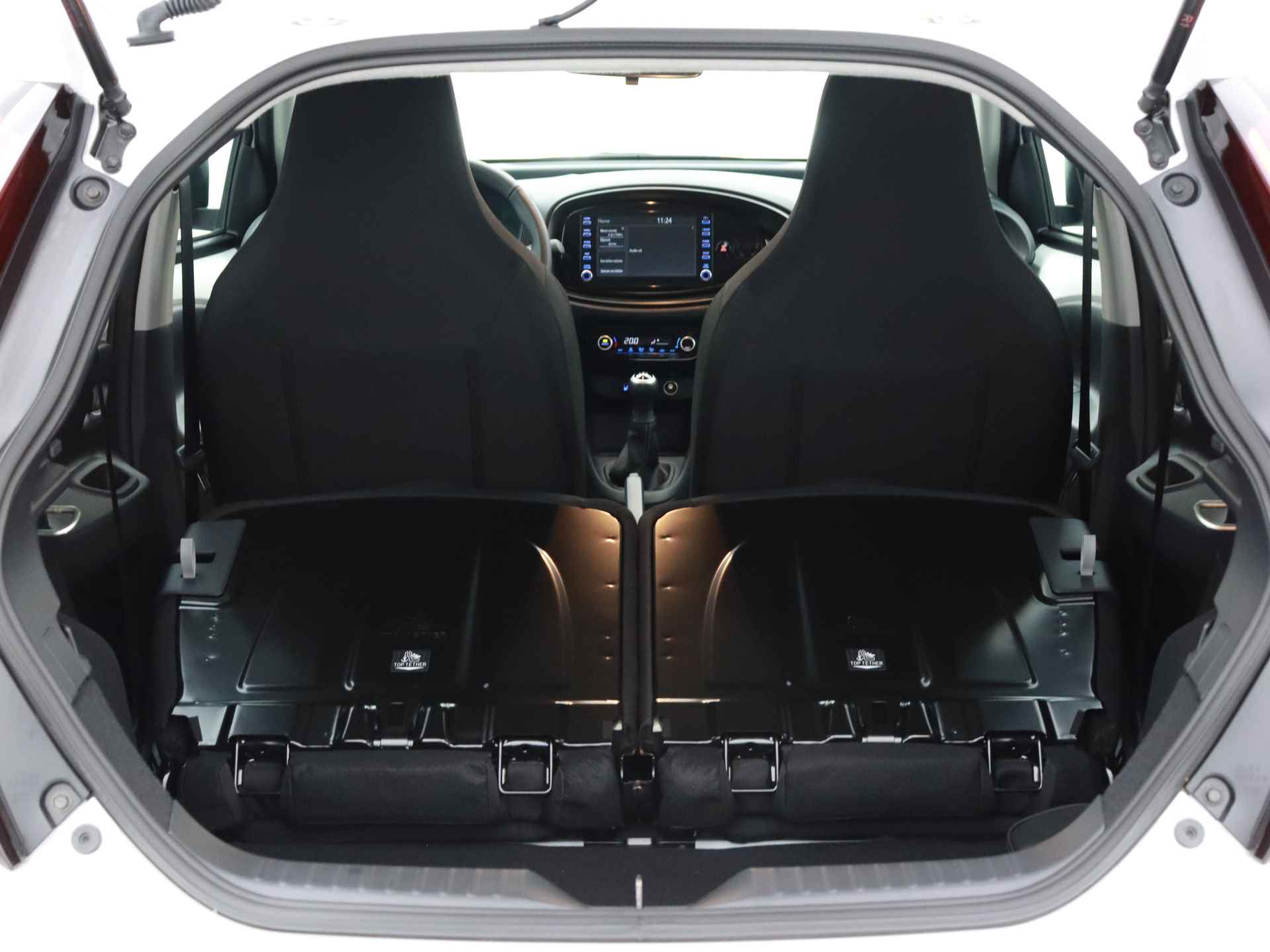 Toyota Aygo X 1.0 First Edition Limited | LED | Lichtmetalen velgen | Automatische airco | - 33/38