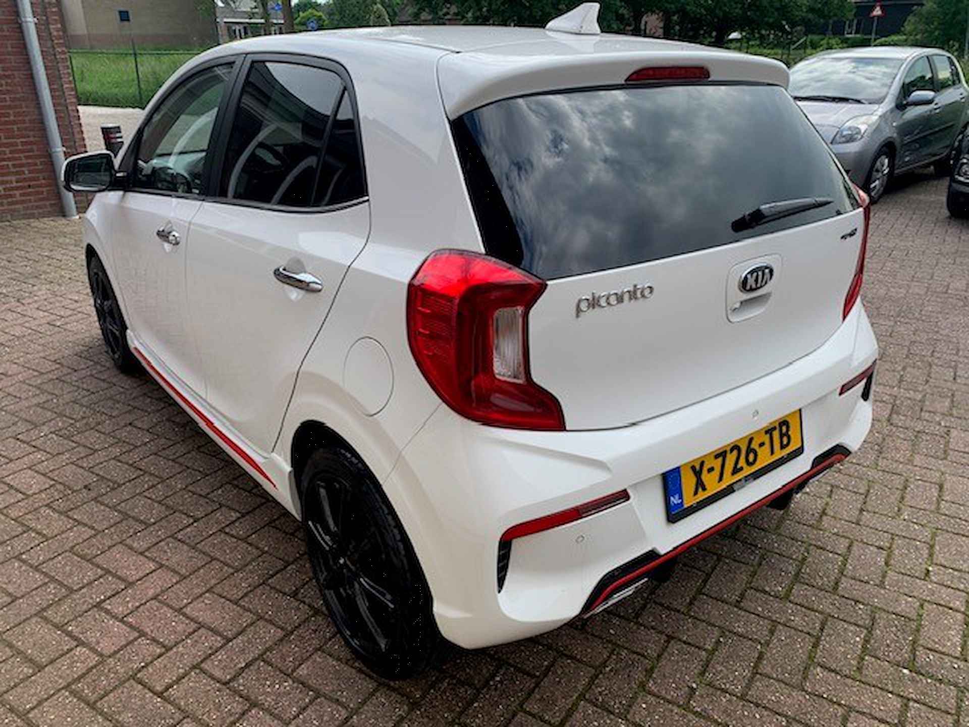 Kia Picanto 1.0 GT-Line Automaat Navigatie/ Leer / Camera - 10/24