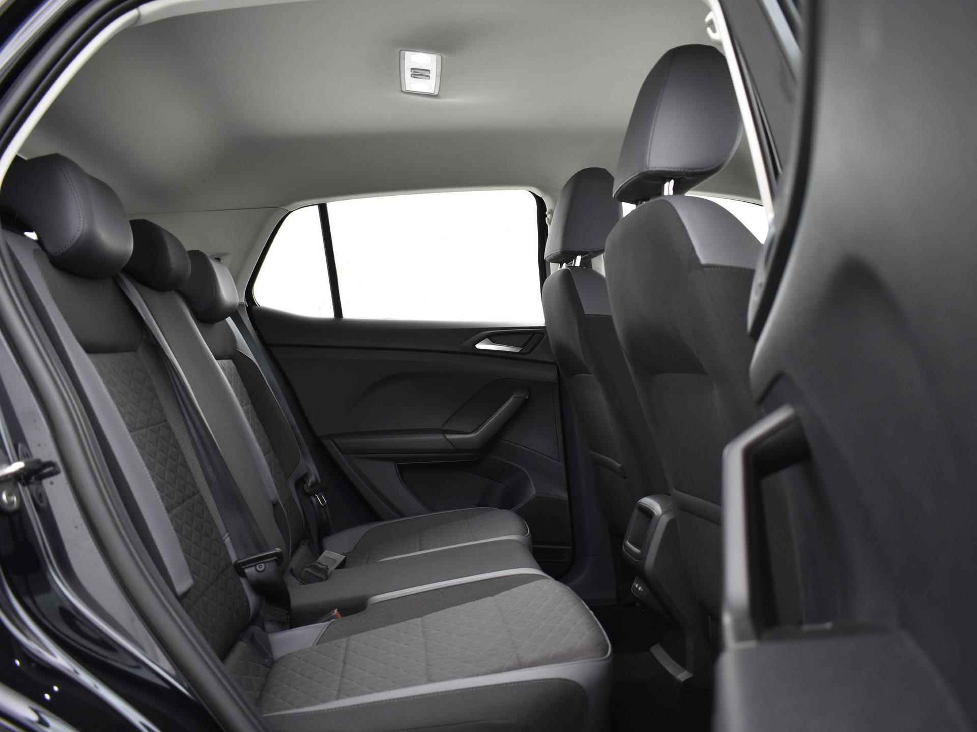 Volkswagen T-Cross 1.0 Tsi 110pk Style | ACC | Climatronic | P-Sensoren | App-Connect | Navigatie | 17'' Inch | Garantie t/m 02-03-2026 of 100.000km - 15/31