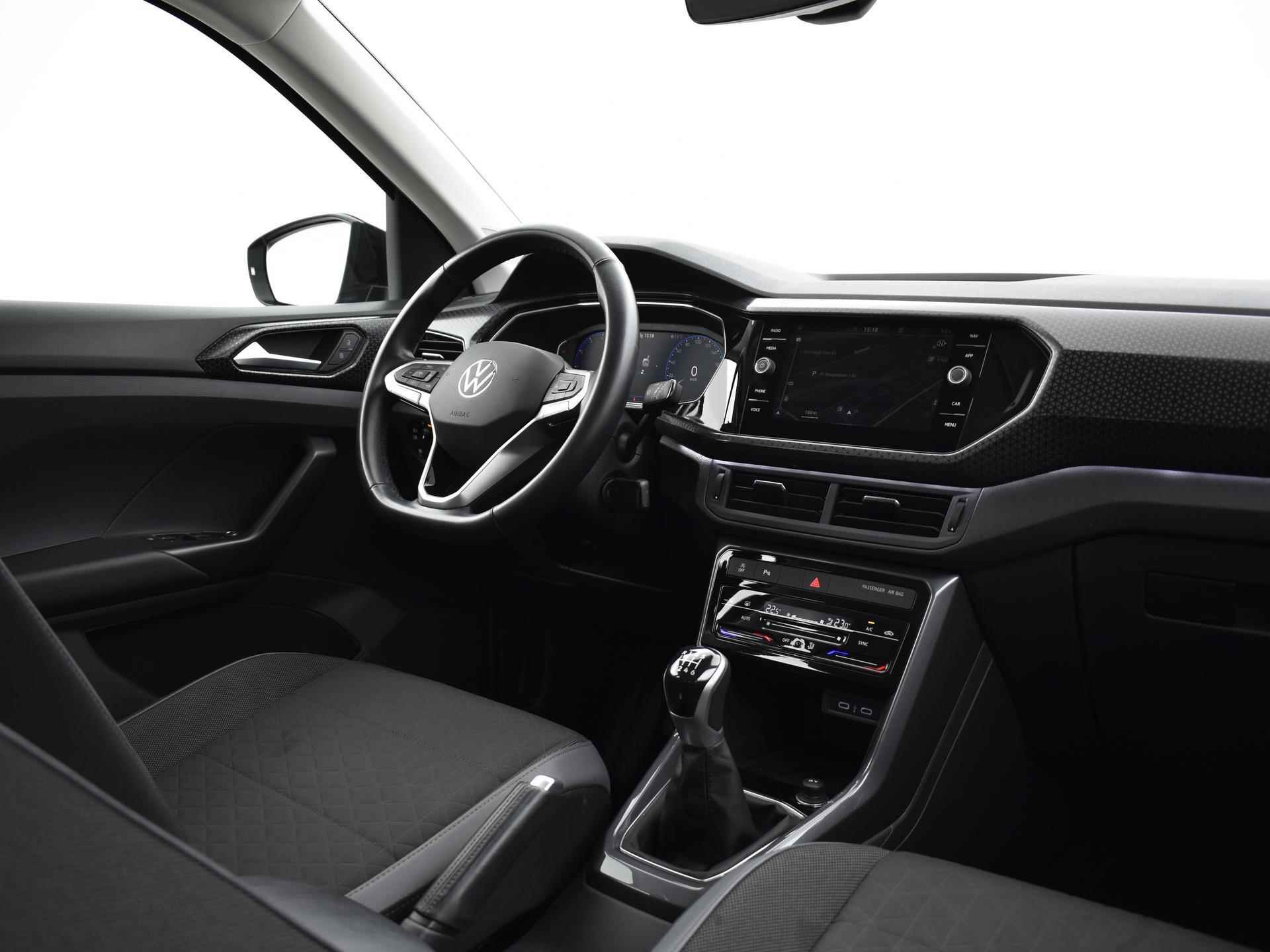 Volkswagen T-Cross 1.0 Tsi 110pk Style | ACC | Climatronic | P-Sensoren | App-Connect | Navigatie | 17'' Inch | Garantie t/m 02-03-2026 of 100.000km - 16/31