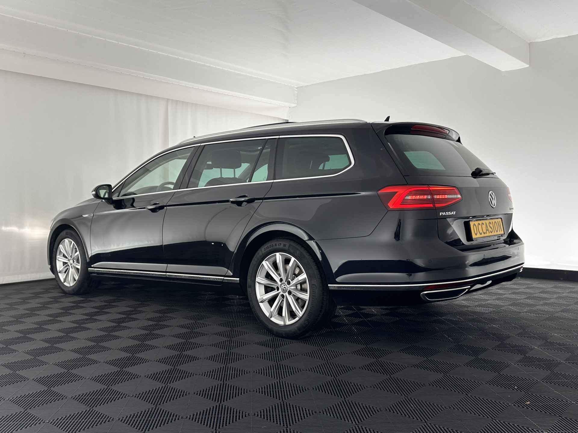 Volkswagen Passat Variant 2.0 BiTDI 4Motion Highline Executive-Pack Aut. *PANO | ADAPTIVE-CRUISE | DIGI-COCKPIT | NAVI-FULLMAP | LEDER-ALCANTARA | FULL-LED | ERGONOMIC-COMFORT-SEATS | KEYLESS | ECC | PARKPILOT | TOWBAR | 17''ALU* - 4/32