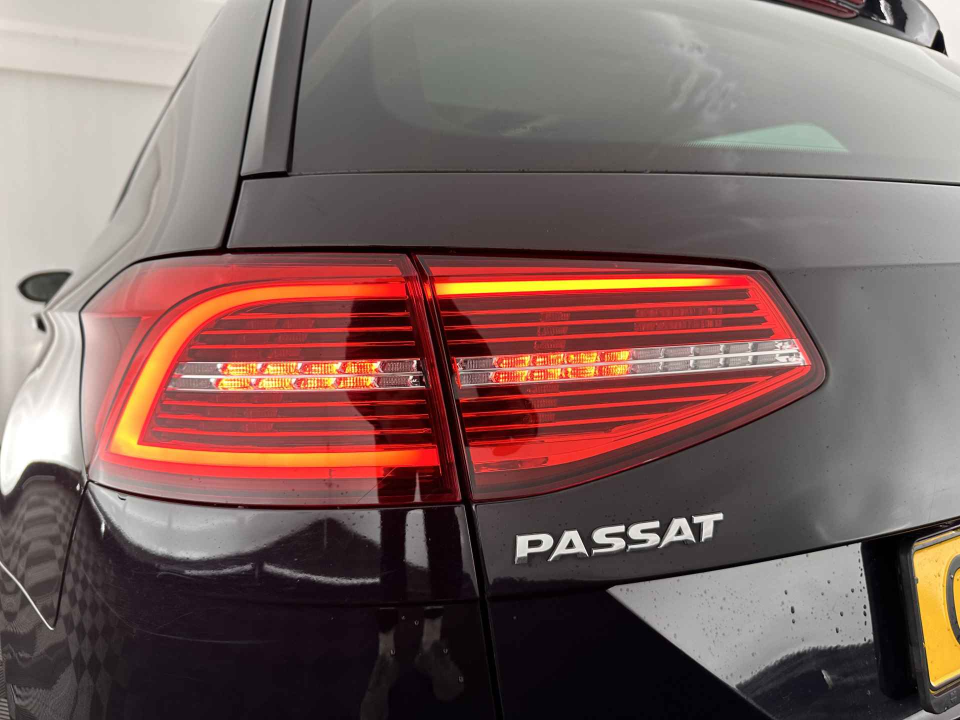 Volkswagen Passat Variant 2.0 BiTDI 4Motion Highline Executive-Pack Aut. *PANO | ADAPTIVE-CRUISE | DIGI-COCKPIT | NAVI-FULLMAP | LEDER-ALCANTARA | FULL-LED | ERGONOMIC-COMFORT-SEATS | KEYLESS | ECC | PARKPILOT | TOWBAR | 17''ALU* - 28/32