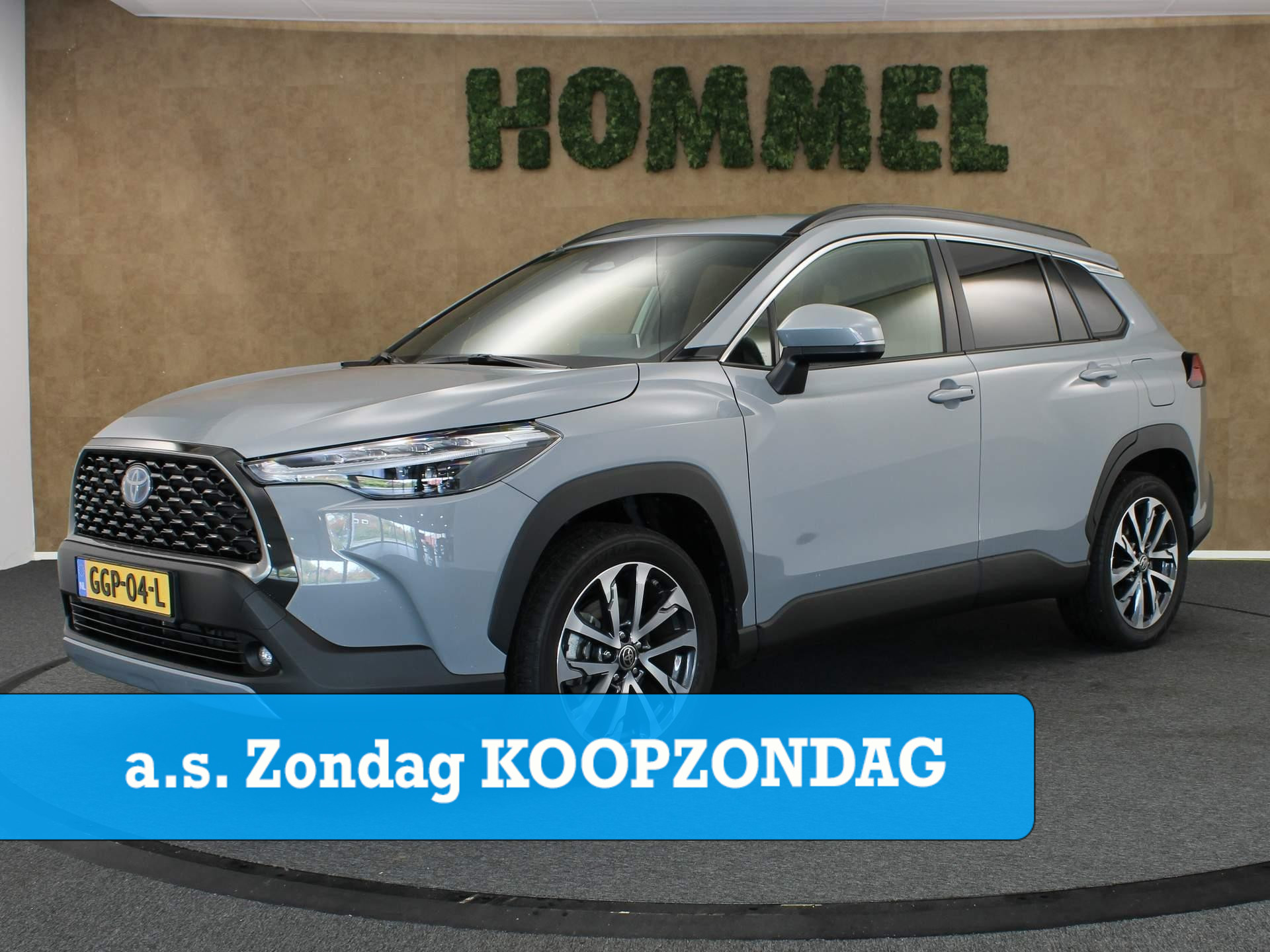 Toyota Corolla Cross 2.0 High Power Hybrid Dynamic  - NAVIGATIE - CLIMATE CONTROL - 18 INCH LICHT METALEN VELGEN - VOORSTOELEN EN STUUR VERWARMD - TELEFOONOPLADER - ACHTERUITRIJCAMERA - VOORRUITVERWARMING