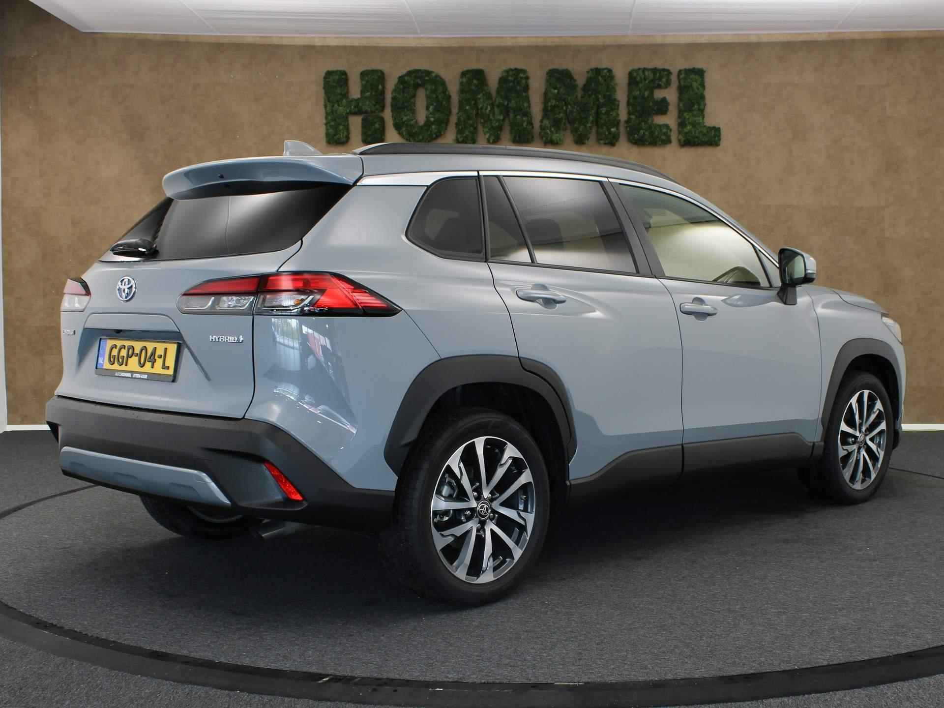 Toyota Corolla Cross 2.0 High Power Hybrid Dynamic  - NAVIGATIE - CLIMATE CONTROL - 18 INCH LICHT METALEN VELGEN - VOORSTOELEN EN STUUR VERWARMD - TELEFOONOPLADER - ACHTERUITRIJCAMERA - VOORRUITVERWARMING - 2/30