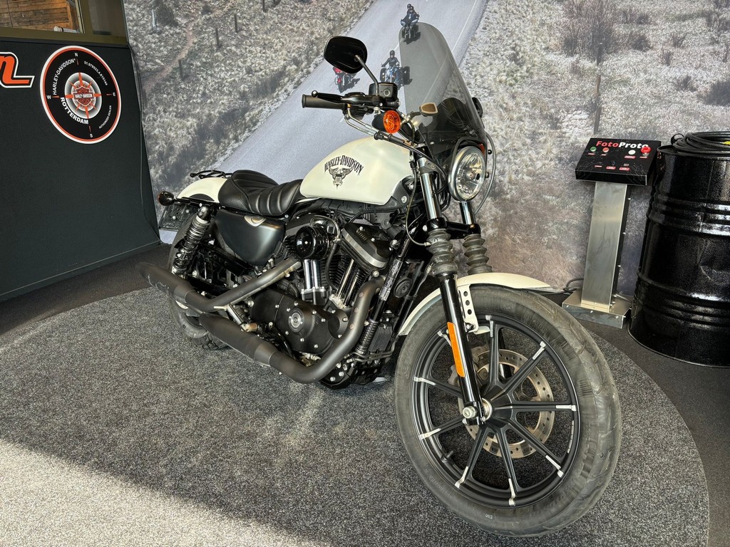 Harley-Davidson XL883N Iron