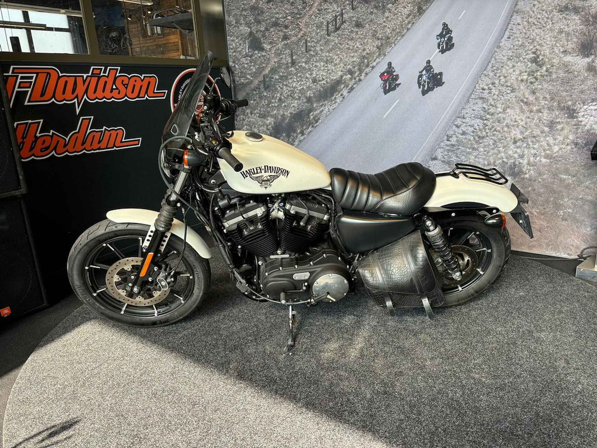 Harley-Davidson XL883N Iron - 9/10