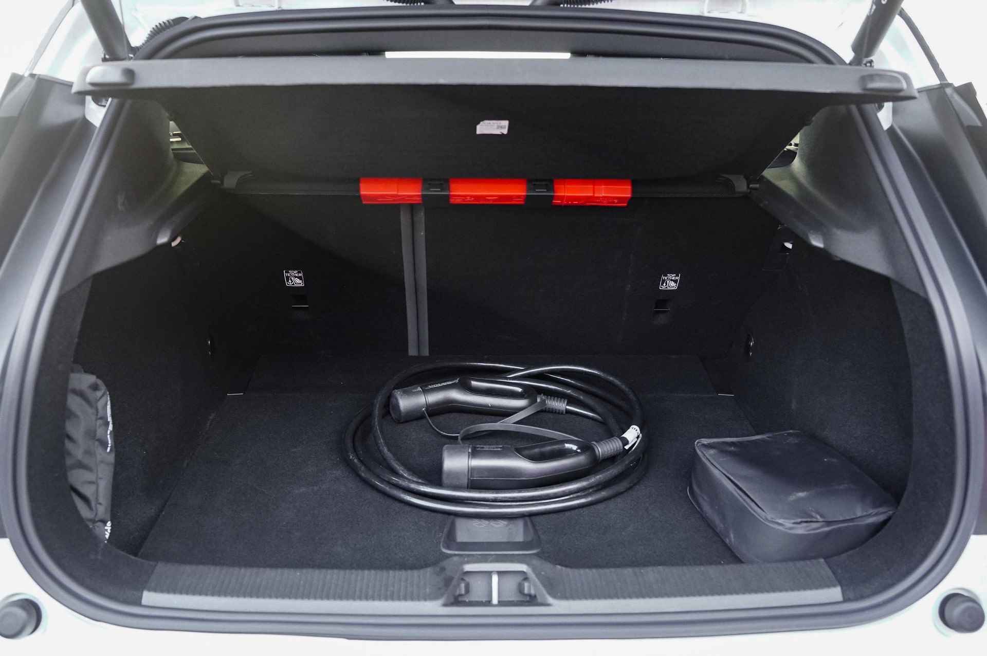 Volvo EX30 Twin Motor Performance Plus 69 kWh | Harman/Kardon | Keyless Entry | 19" Velgen | Safe Space Technology | - 10/26