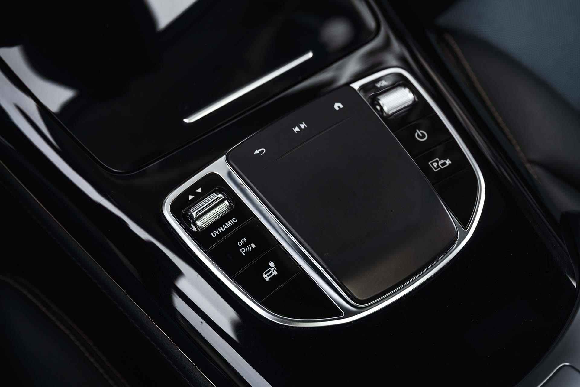 Mercedes-Benz EQC 400 4MATIC Premium Plus 80 kWh | Schuifdak | Multibeam Led | elektrische stoelen | Rijassistentiepakket | 360 camera | Keyless Go | Burmester Sound | BTW voertuig - 28/36