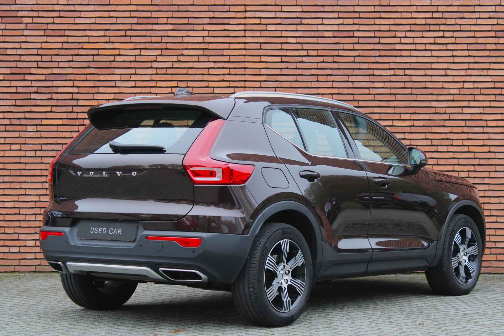 Volvo XC40 T3 AUT8 163PK Inscription, Achteruitrijcamera, Stuurwiel Verwarmd, Electronic Climate Control, Parkeersensoren, Achterbank Verwarmd, High Performance Audio, Panoramadak, LED Mistlampen, Navigatiesysteem, Rijstrooksensor Met Correctie, Verwarmbare Voorruit, Lederen Bekleding - 2/19