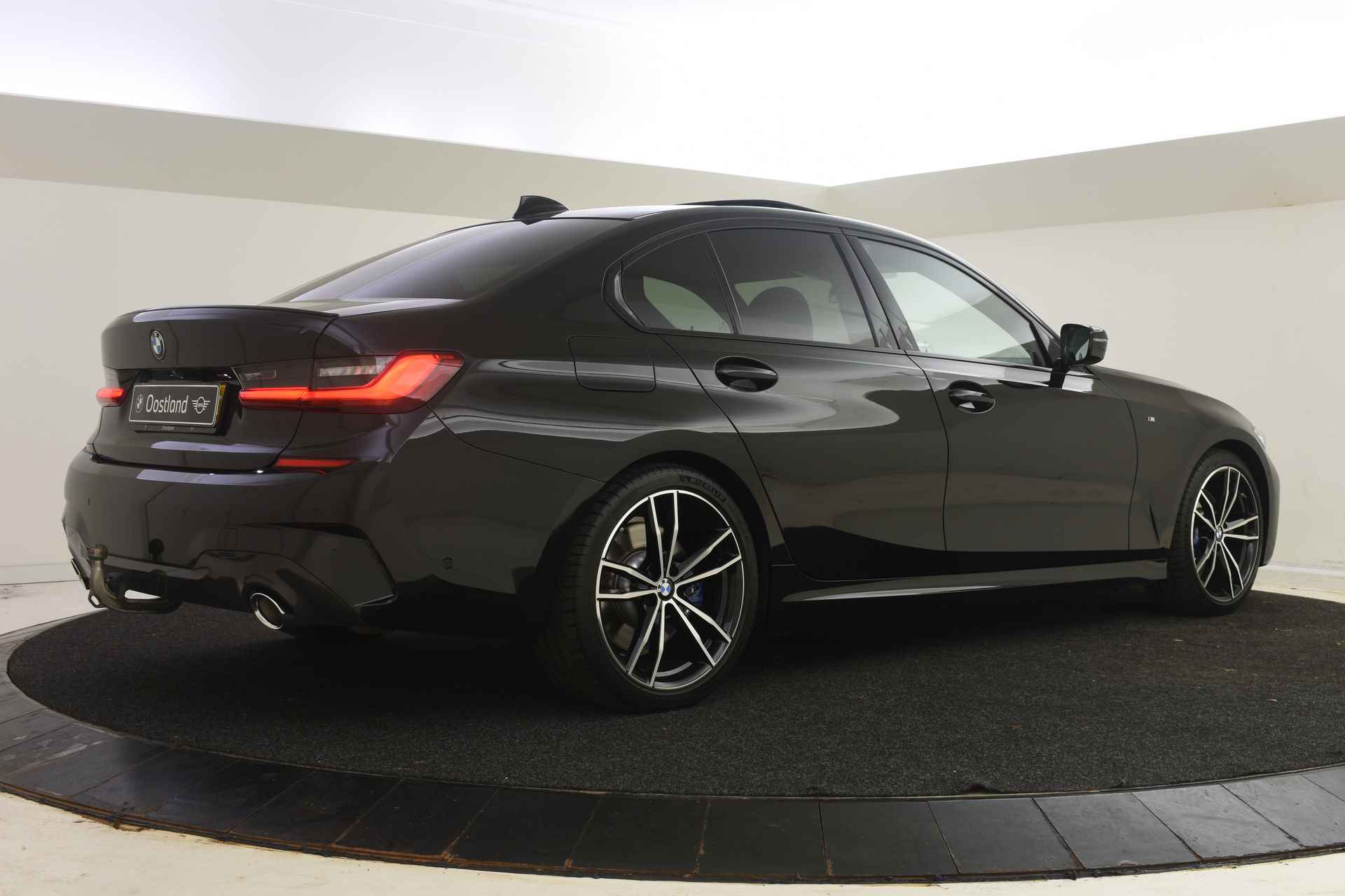 BMW 3-serie 330i High Executive M Sport Automaat / Schuif-kanteldak / Trekhaak / Laserlicht / Sportstoelen / Adaptief M onderstel / Stoelverwarming voor + achter - 14/58