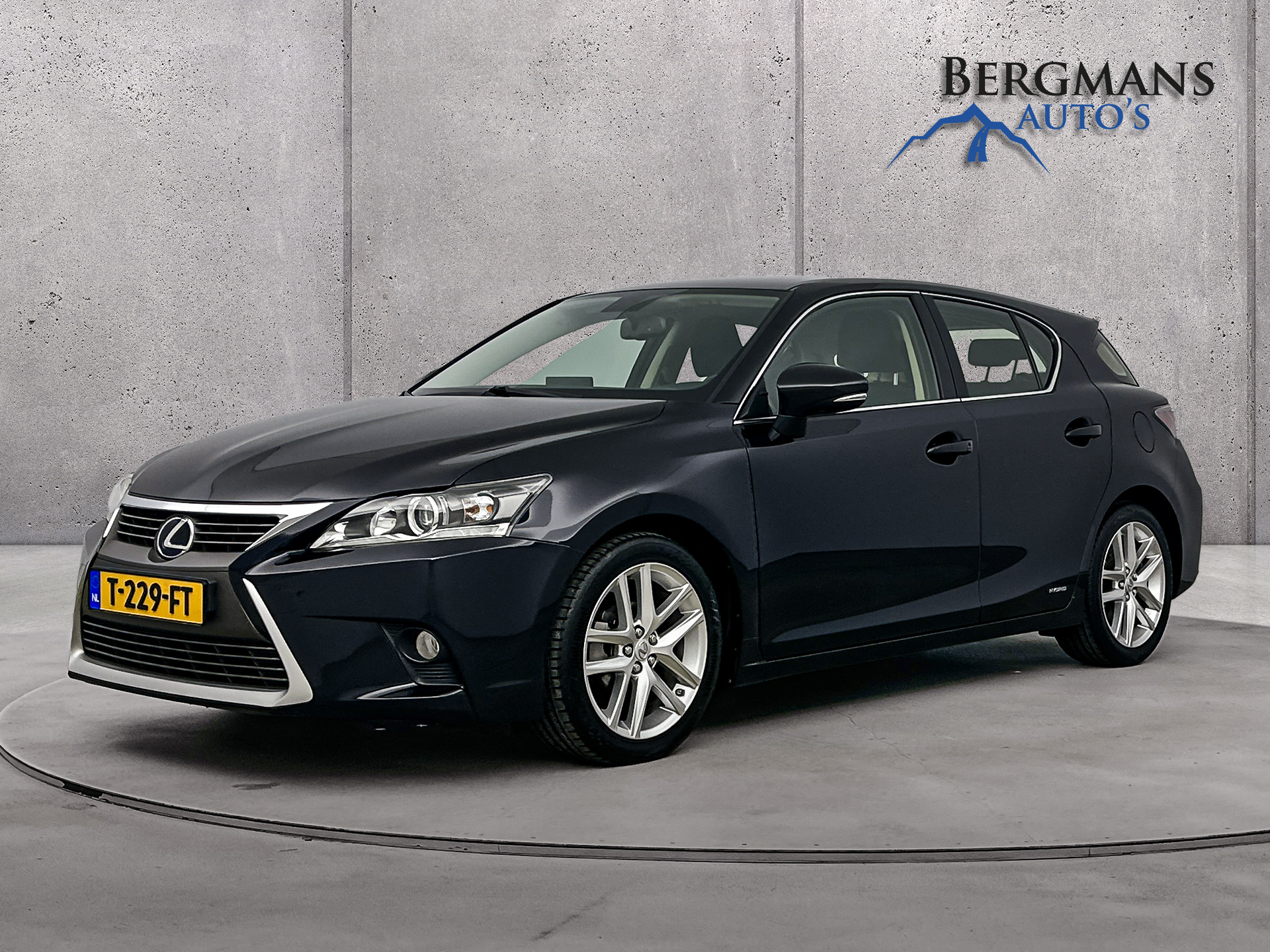 Lexus CT 200h Business Line // CAMERA // 17" VELGEN //