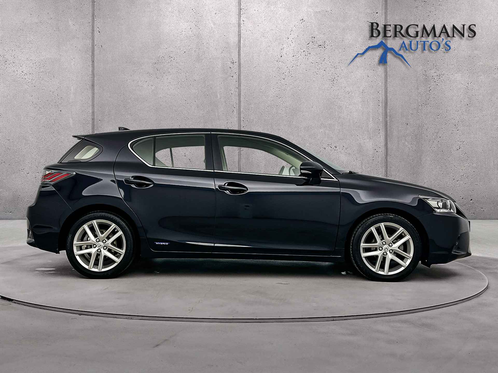 Lexus CT 200h Business Line // CAMERA // 17" VELGEN // - 8/24