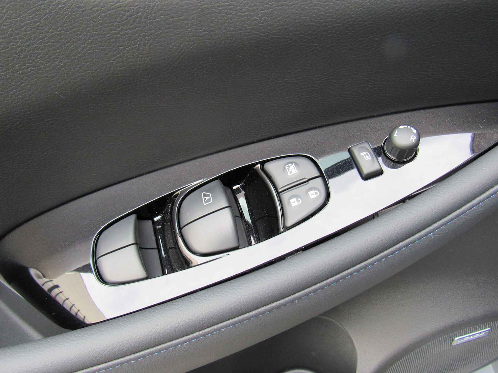 Nissan Leaf Electric e+ 59kWh Tekna Navigatie / Subsidie van € 2000 mogelijk/Apple carplay /Android Auto / Climate Control / Bose geluid /Stoelverwarming - 19/36