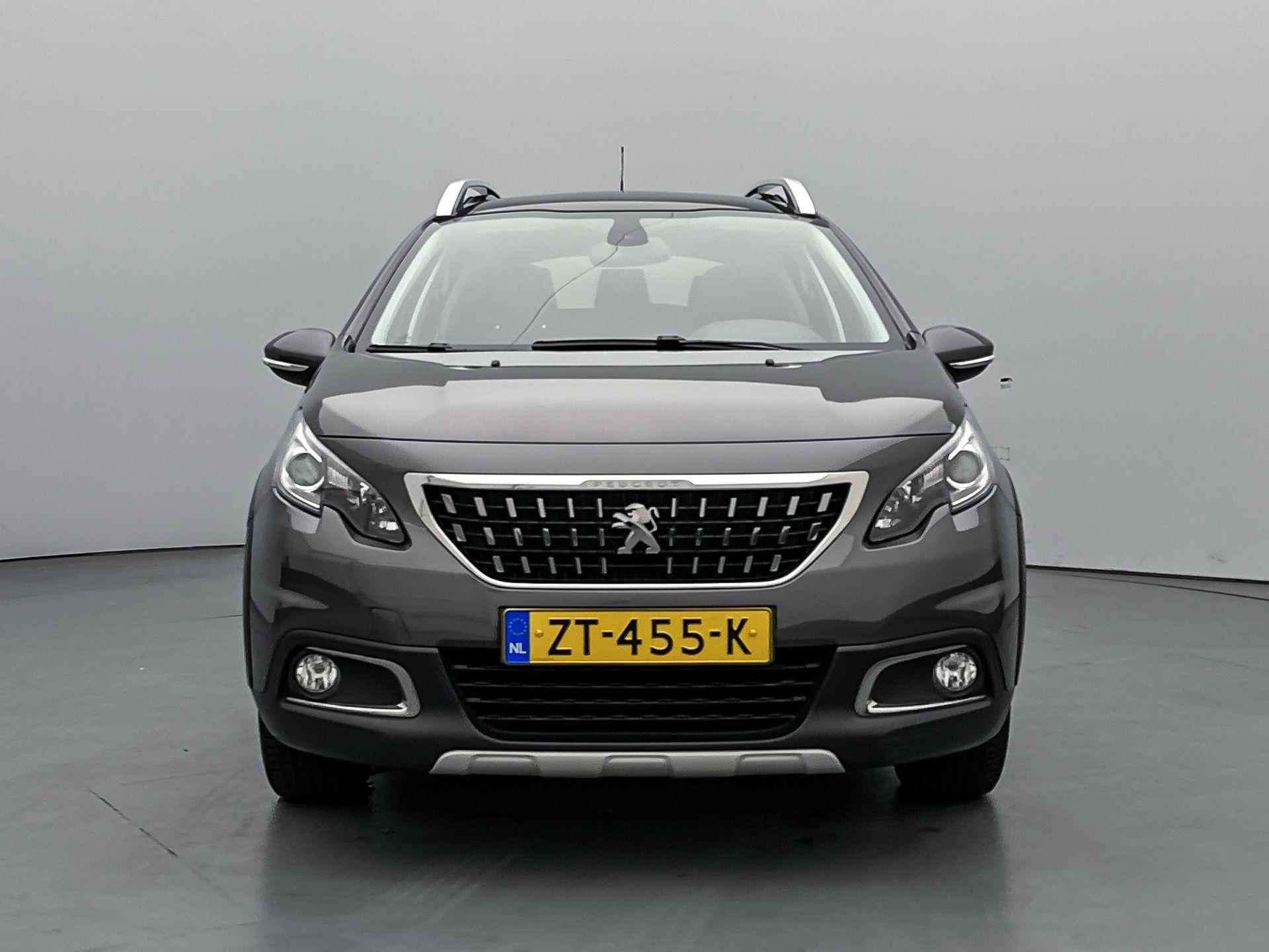 Peugeot 2008 SUV Allure 110pk | Navigatie | Achteruitrijcamera | Panoramadak | Climate Control | Parkeersensoren | Cruise Control | Apple Carplay / Android Auto | Bluetooth | DAB+ radio | 16" lichtmetalen velgen | - 4/33