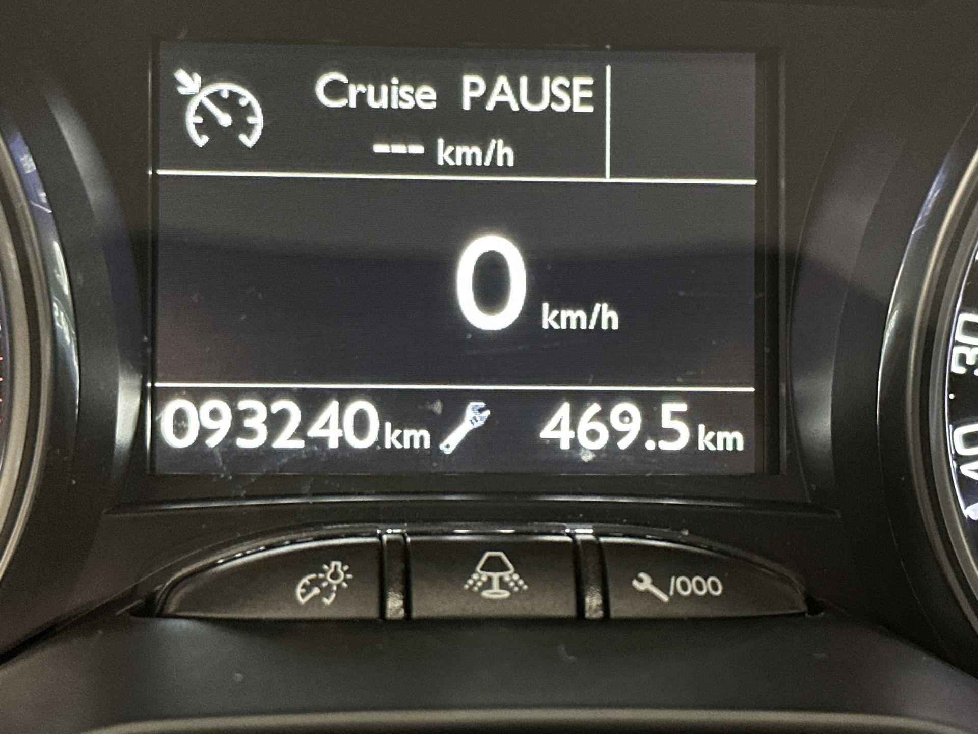 Peugeot 2008 SUV Allure 110pk | Navigatie | Achteruitrijcamera | Panoramadak | Climate Control | Parkeersensoren | Cruise Control | Apple Carplay / Android Auto | Bluetooth | DAB+ radio | 16" lichtmetalen velgen | - 28/33