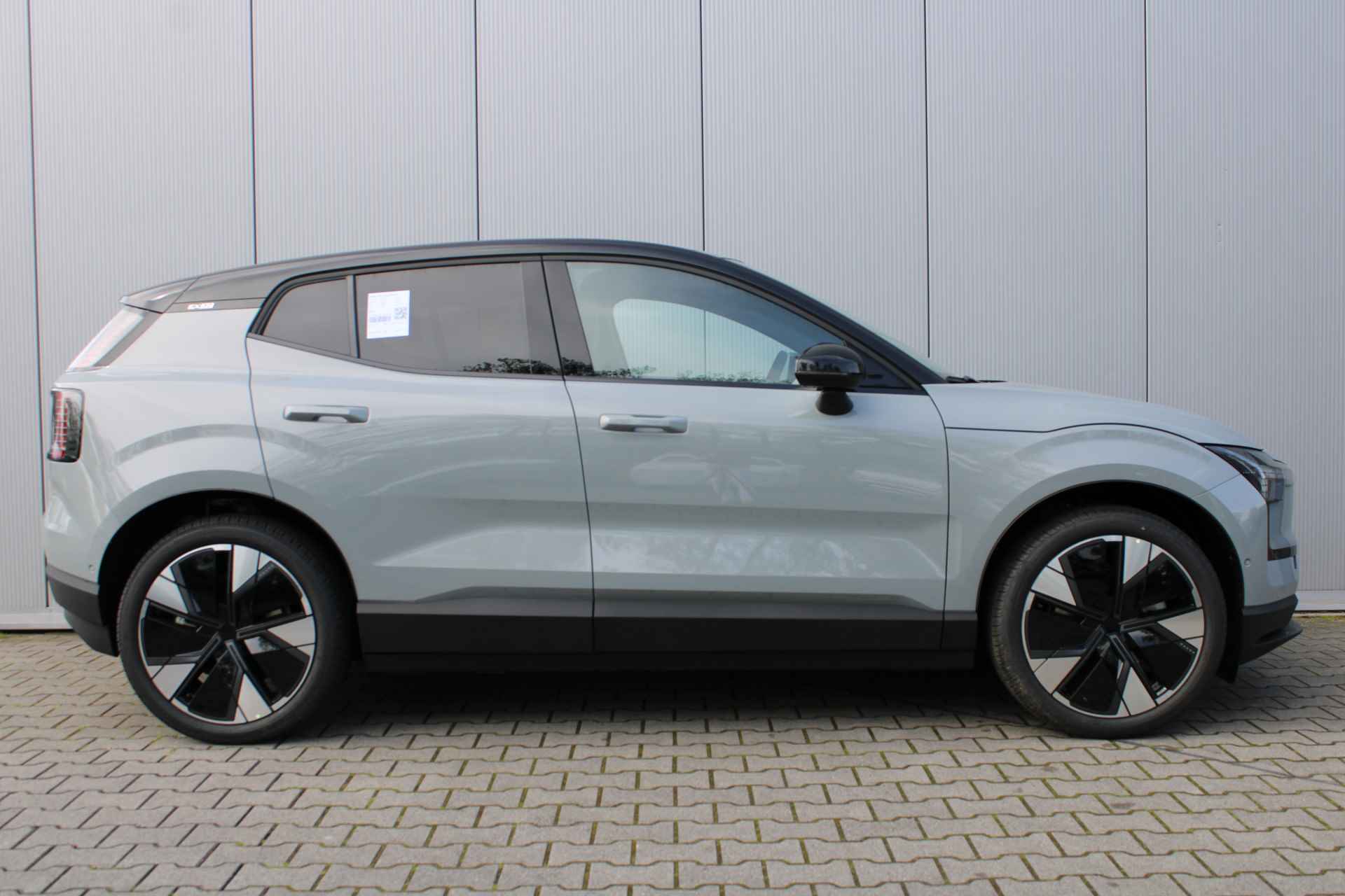 Volvo EX30 Extended Range Plus 69 kWh | Pine Interieur | komt in aanmerking voor € 2950,- subsidie | Stoel verwarming | direct leverbaar - 4/8