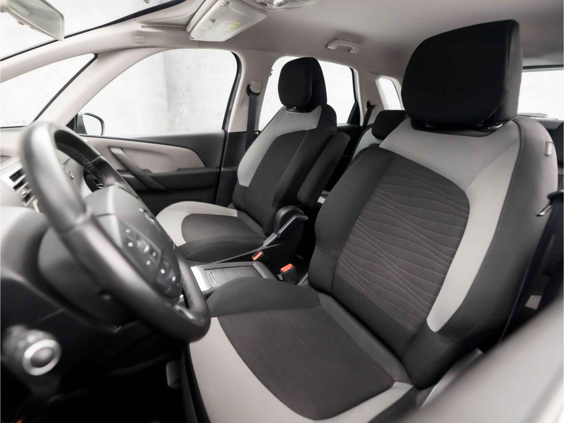 Citroën C4 Picasso 1.6 VTi Luxury Sport (NAVIGATIE, VIRTUAL COCKPIT, CAMERA, TREKHAAK, SPORTSTOELEN, LM VELGEN, CRUISE CONTROL, PARKEERSENSOREN, NIEUWSTAAT) - 13/31