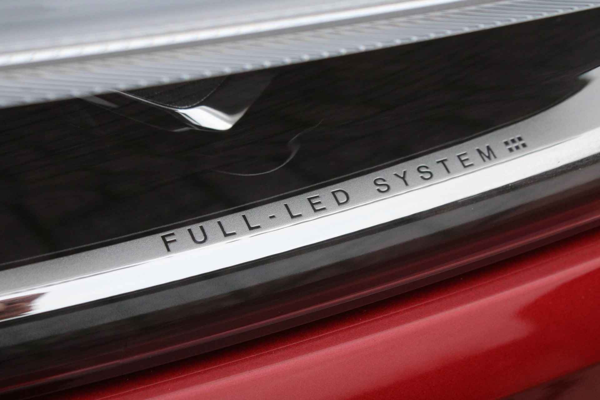 Volvo XC60 B4 AUT-8 Momentum, Full map Navigatie, Trekhaak, Parkeersensoren voor en achter, Parkeer Camera achter, Stoelverwarming, Stuurwielverwarming, - 18/34