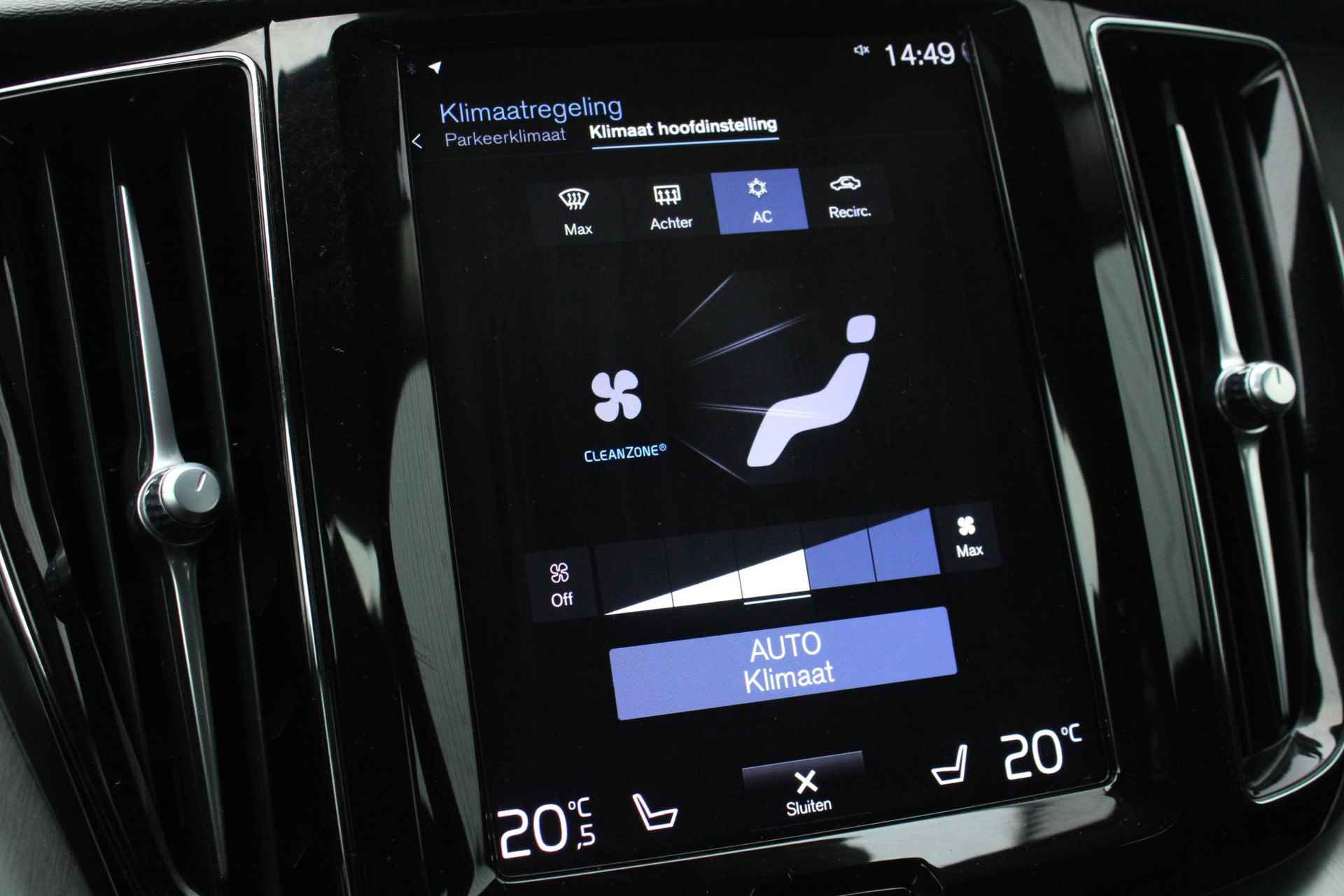 Volvo XC60 B4 AUT-8 Momentum, Full map Navigatie, Trekhaak, Parkeersensoren voor en achter, Parkeer Camera achter, Stoelverwarming, Stuurwielverwarming, - 28/34