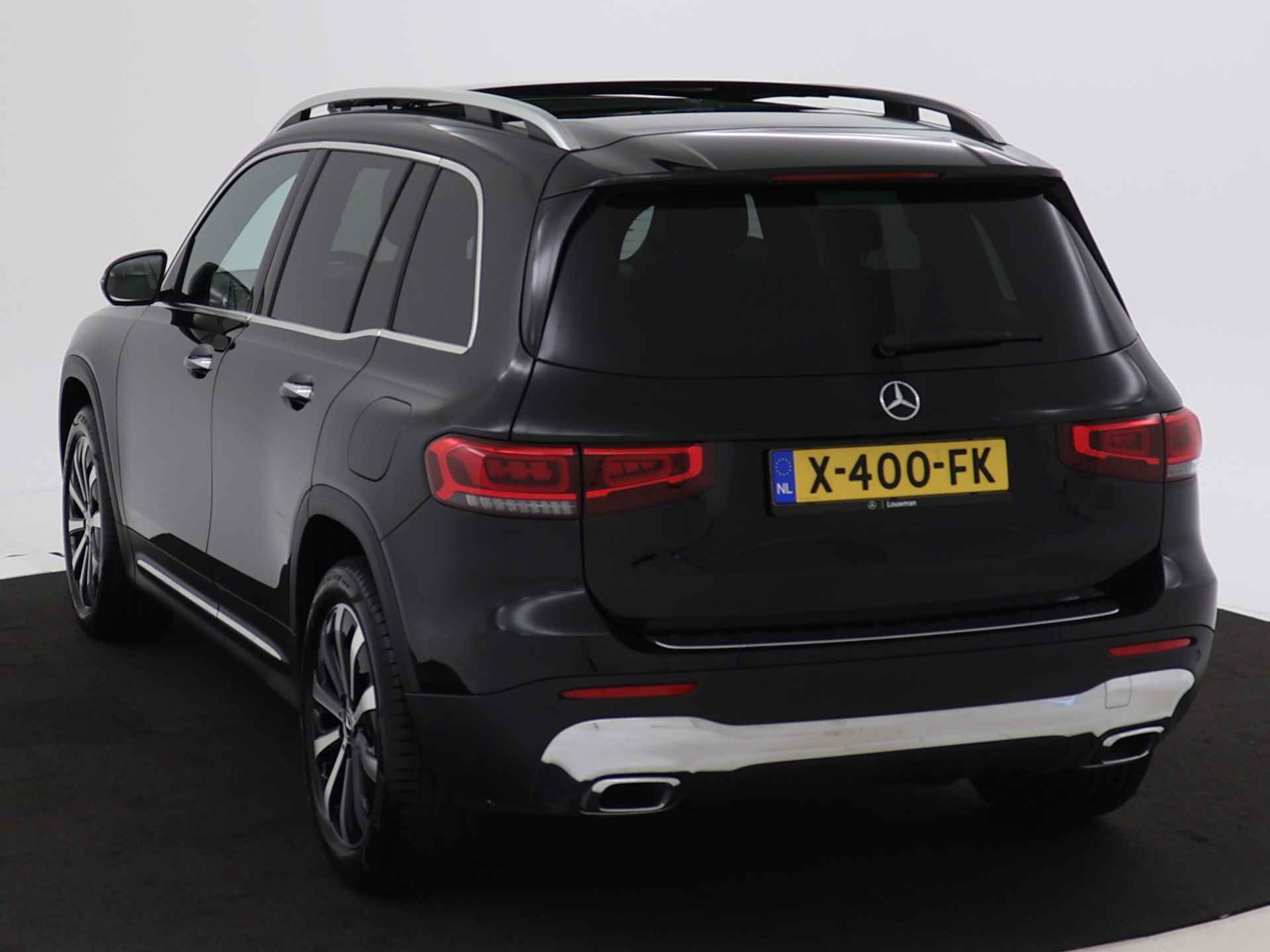 Mercedes-Benz GLB 180 Luxury Line | Premium pakket |  Panoramaschuifdak | Dodehoekassistent |  Warmtewerend, donkergetint glas achter | Inclusief 24 maanden MB Certified garantie voor Europa. - 13/40