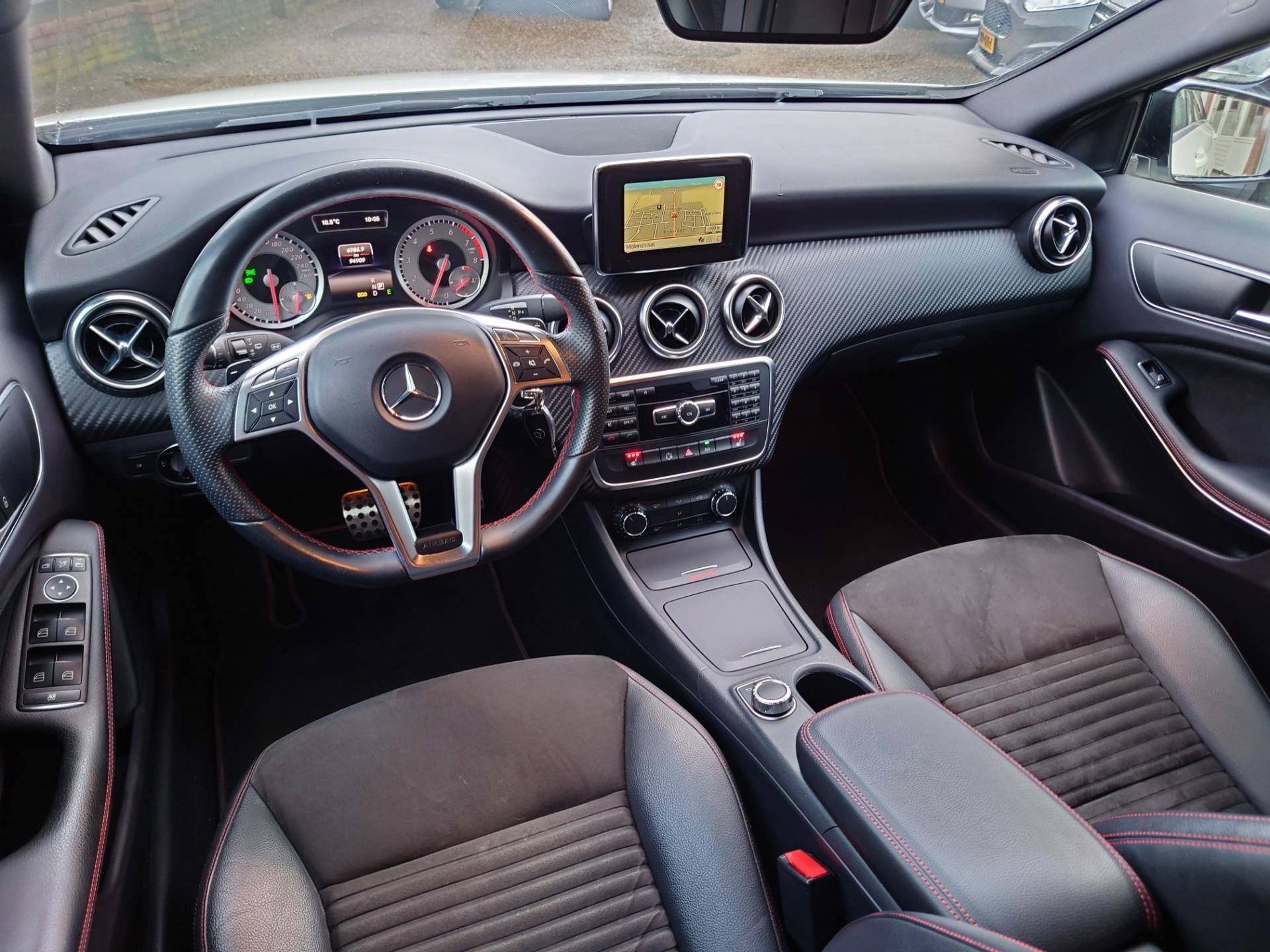 Mercedes-Benz A-klasse 250 Sport, Dealer onderhouden, Stoelverwarming, Navigatie, Sportstoelen - 11/23
