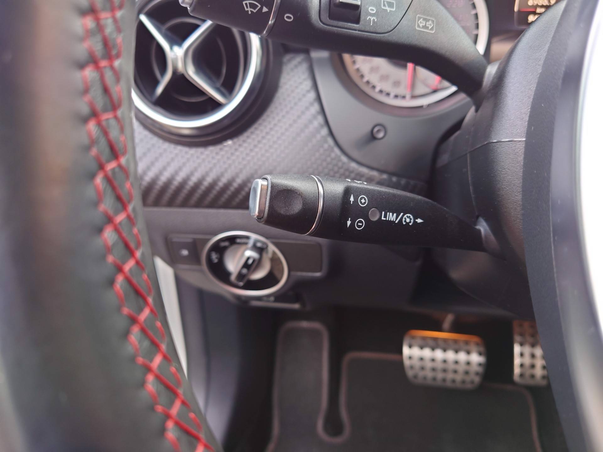 Mercedes-Benz A-klasse 250 Sport, Dealer onderhouden, Stoelverwarming, Navigatie, Sportstoelen - 20/23