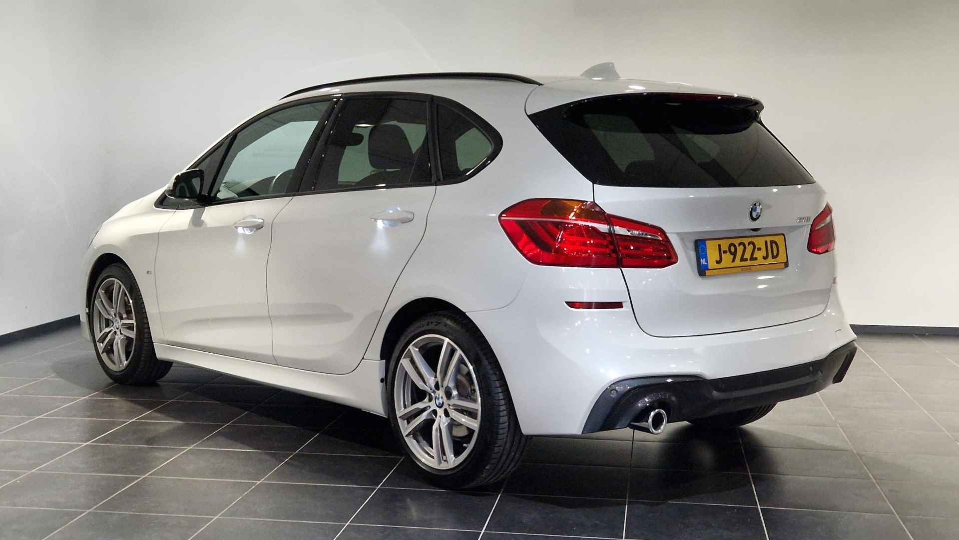 BMW 2-serie Active Tourer 218i High Executive M-Sport | Panoramadak | Leder - 3/35