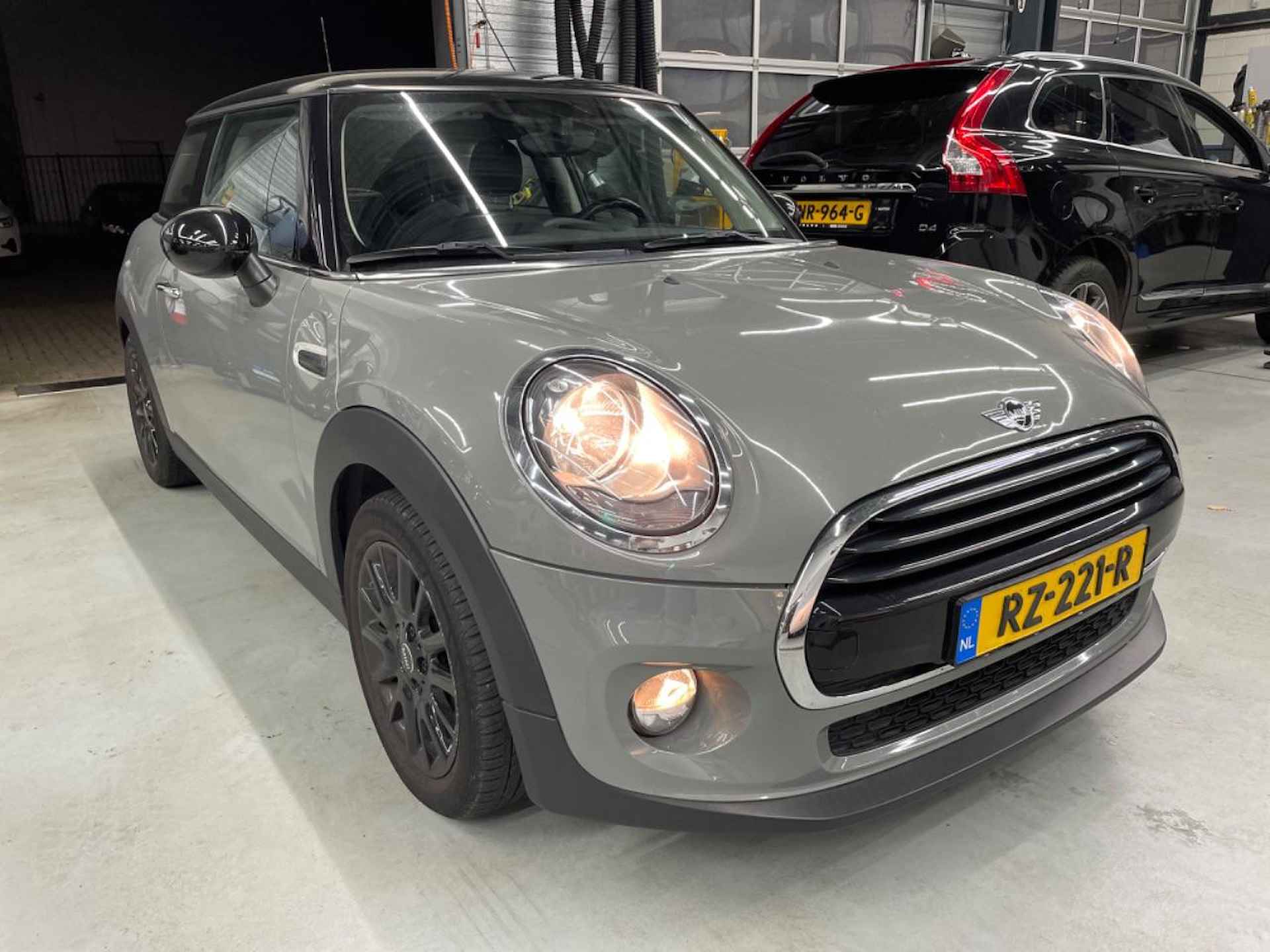 Mini Mini 1.5 Cooper Business | NAP | Navi | Cruise Control | Parkeer Sensoren | Automaat | - 13/17