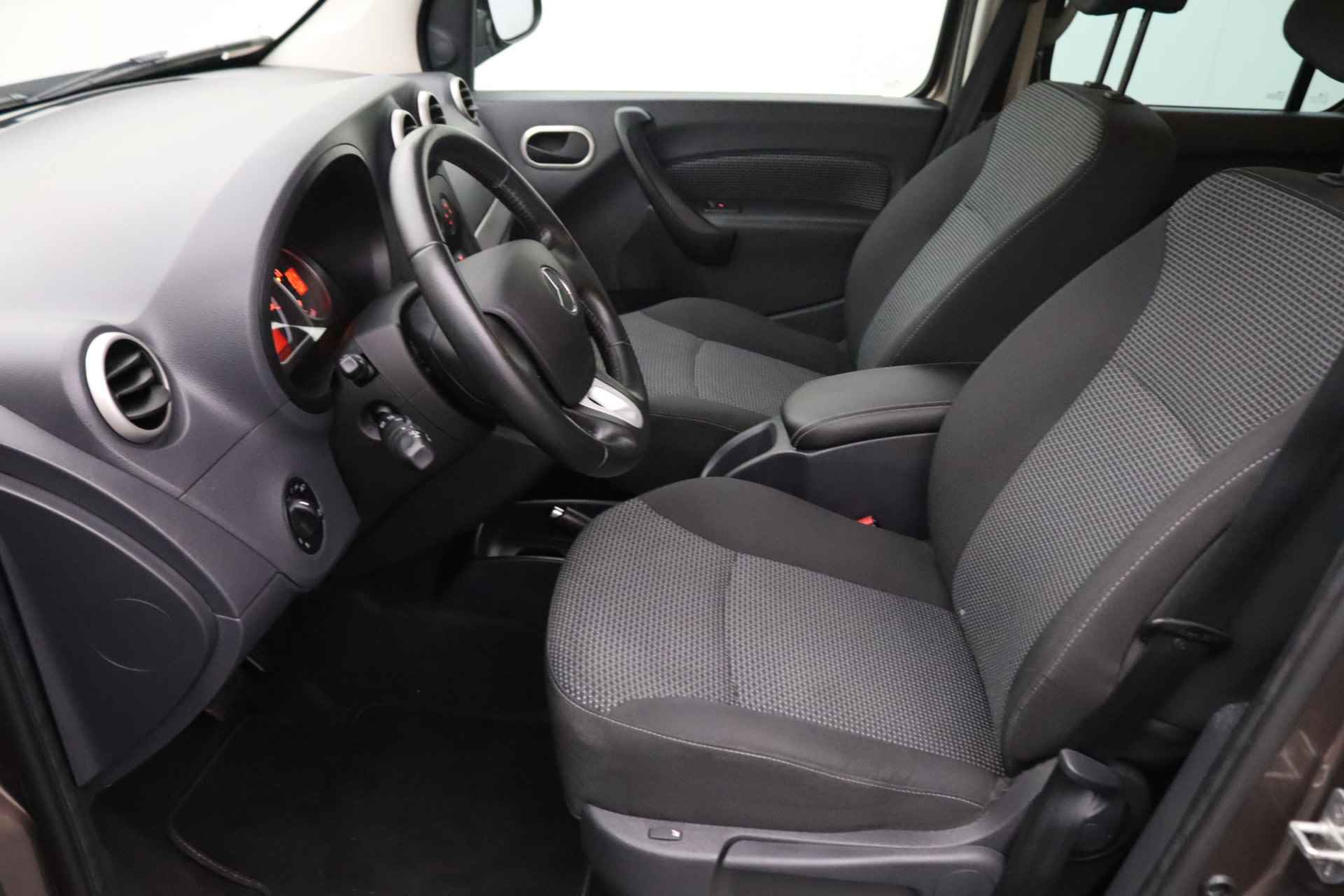 Mercedes-Benz Citan 112 Ambiente Automaat | Camera | Parkeersensoren | Stoelverwarming | Navigatie | Airconditioning - 25/29