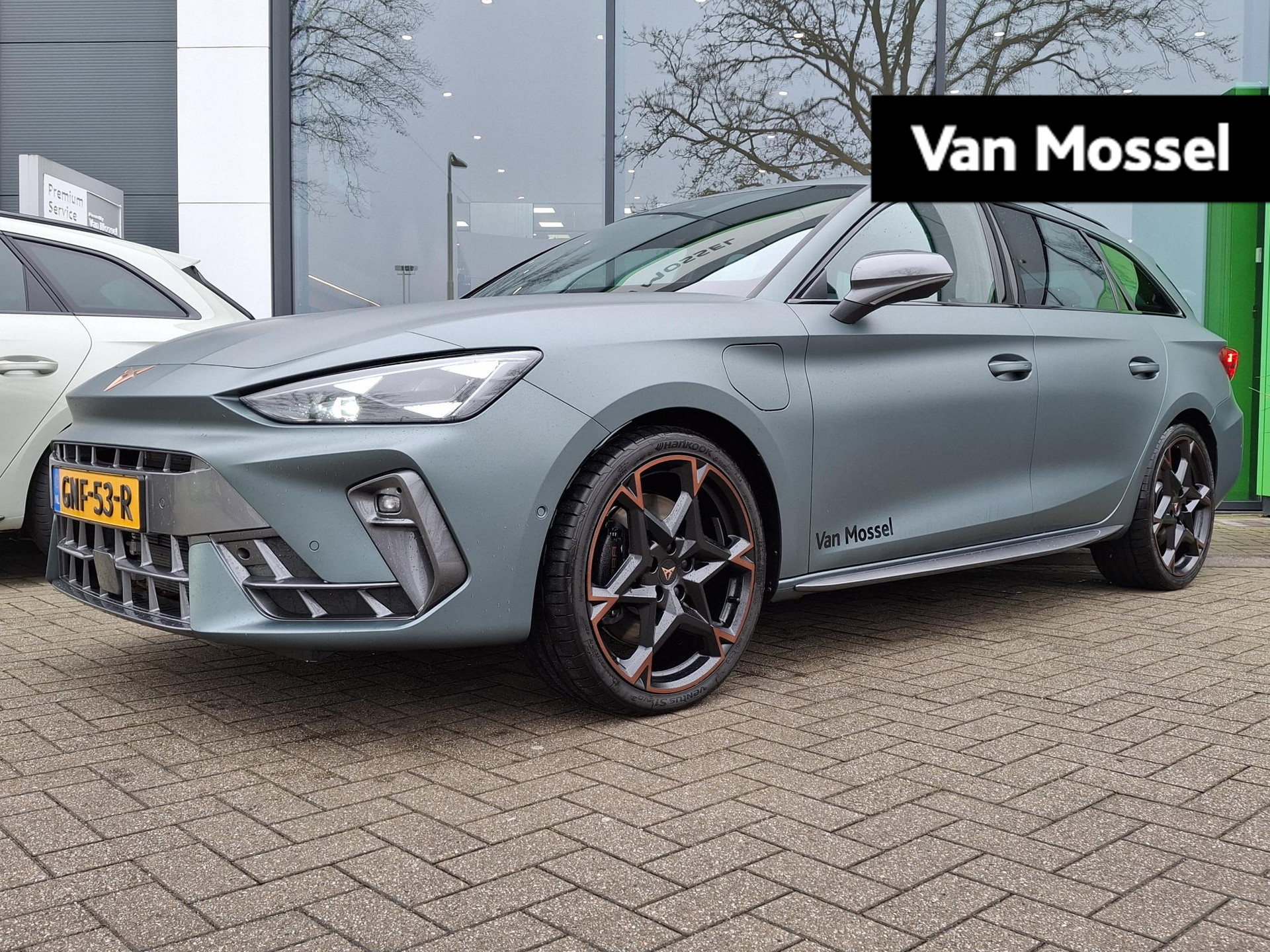 CUPRA Leon Sportstourer 1.5 TSI e-Hybrid VZ Performance 200kw/272 PK DSG | Automaat | Enceladus grey Matt lak | Panorama dak | 19 inch om velgen | intelligent drive | matrix led | sennheiser geluidinstallatie