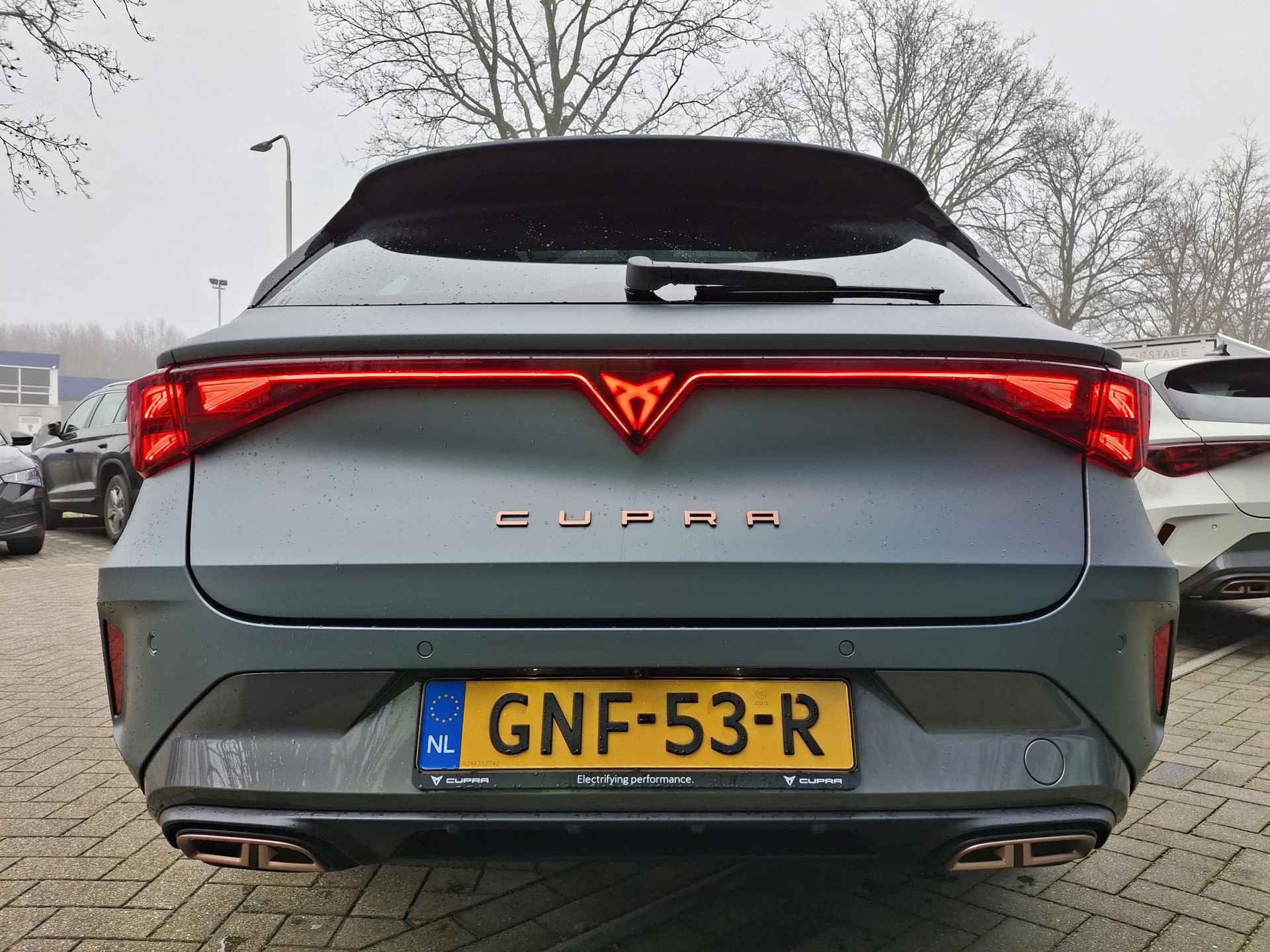 CUPRA Leon Sportstourer 1.5 TSI e-Hybrid VZ Performance 200kw/272 PK DSG | Automaat | Enceladus grey Matt lak | Panorama dak | 19 inch om velgen | intelligent drive | matrix led | sennheiser geluidinstallatie - 4/19