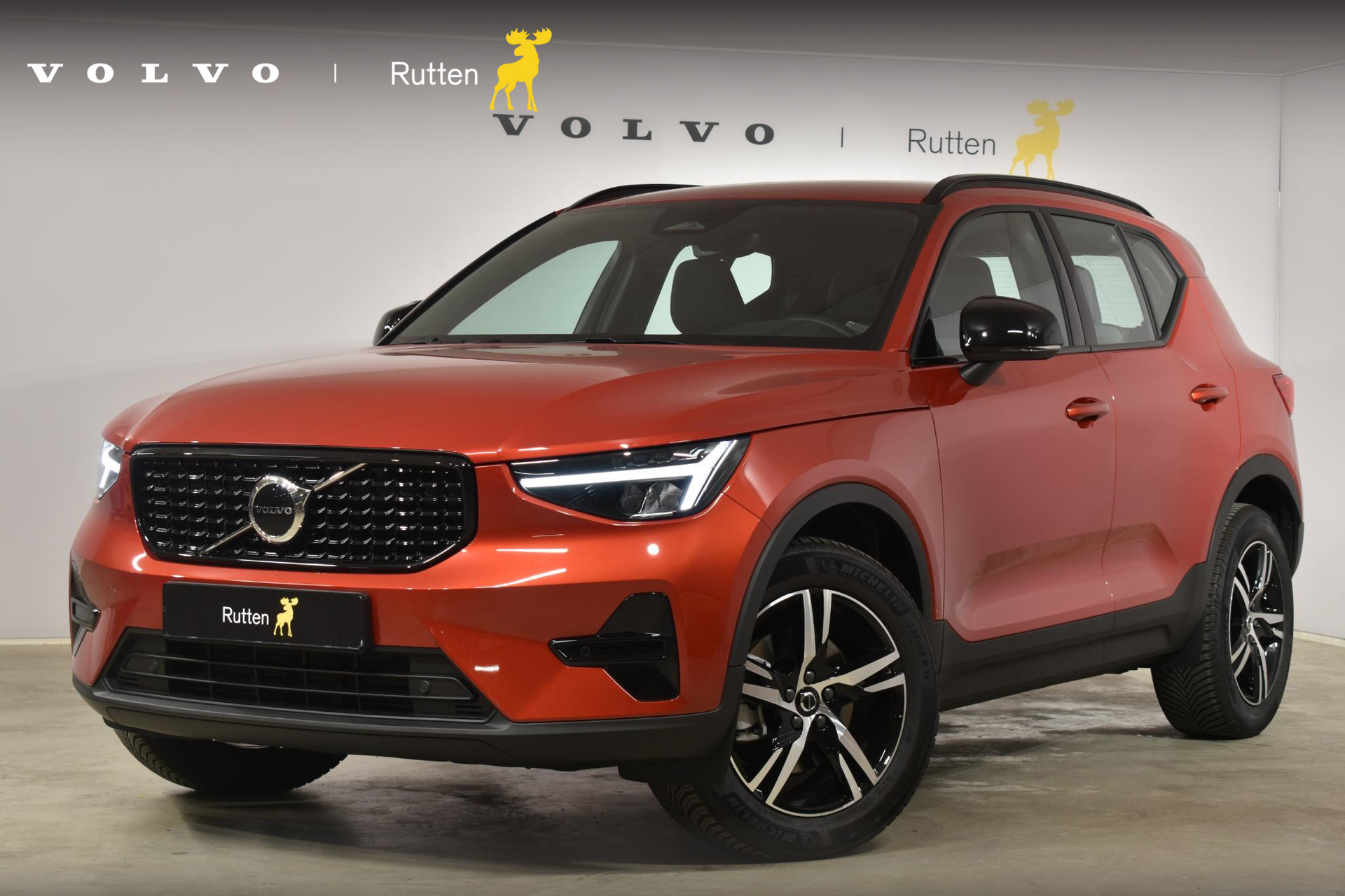 Volvo XC40 B4 211PK Automaat Plus Dark /Adaptieve cruis control / Harman kardon / Elektrische stoelen / DAB+ / Volvo On-Call / Trekhaak /