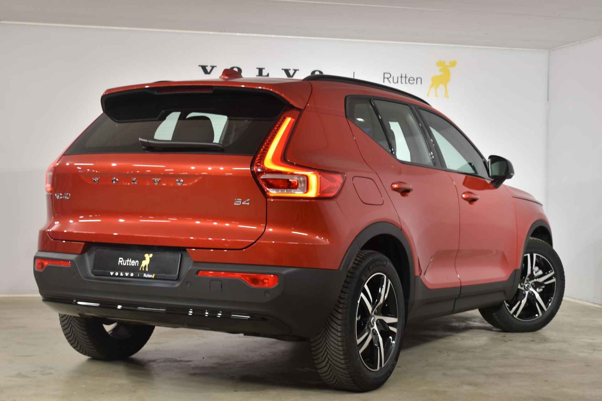 Volvo XC40 B4 211PK Automaat Plus Dark /Adaptieve cruis control / Harman kardon / Elektrische stoelen / DAB+ / Volvo On-Call / Trekhaak / - 5/47