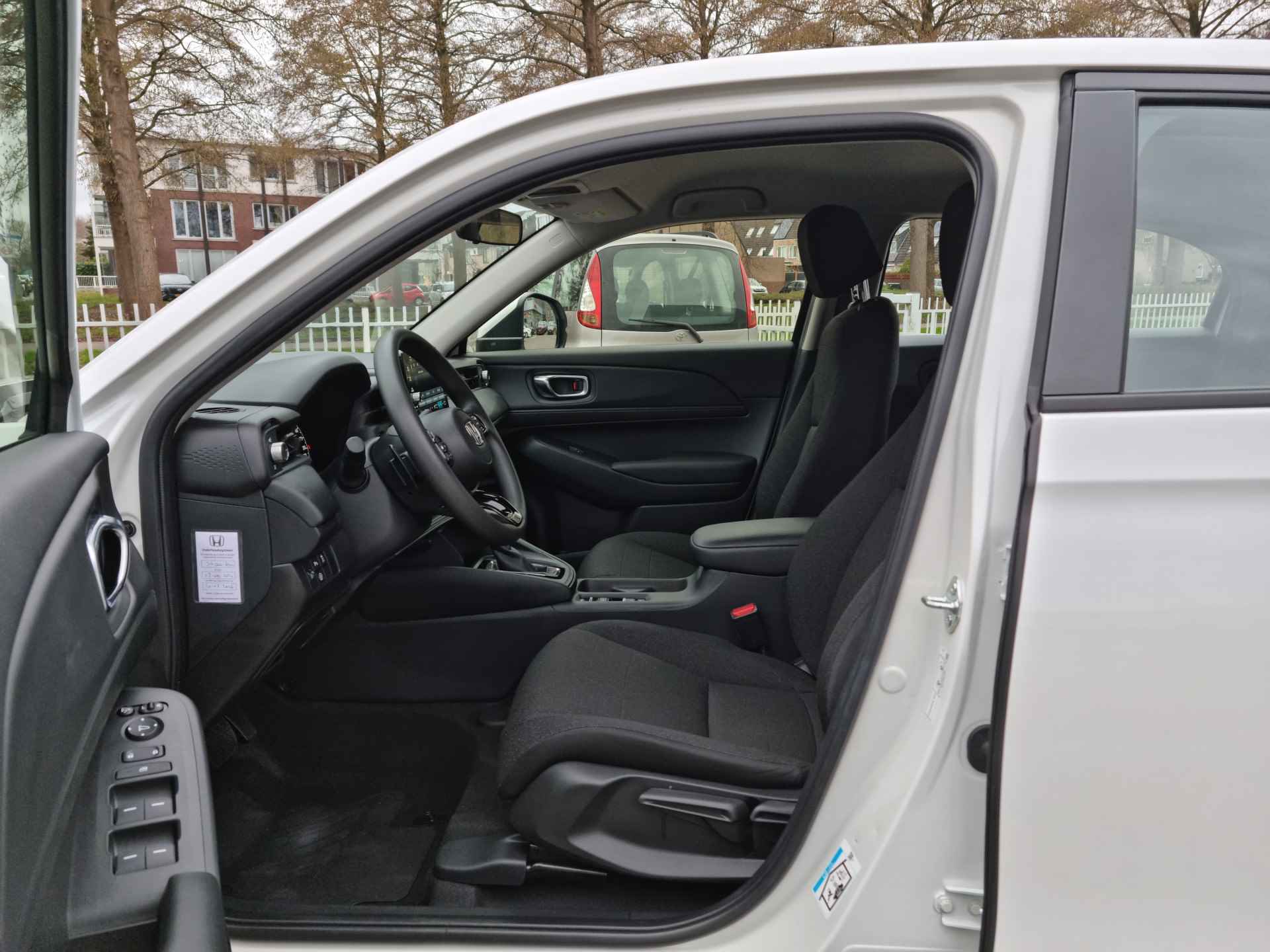 Honda HR-V 1.5 e:HEV Elegance Navigatie, Voorstoelen verwarmd, Camera , All-in Rijklaarprijs - 12/26