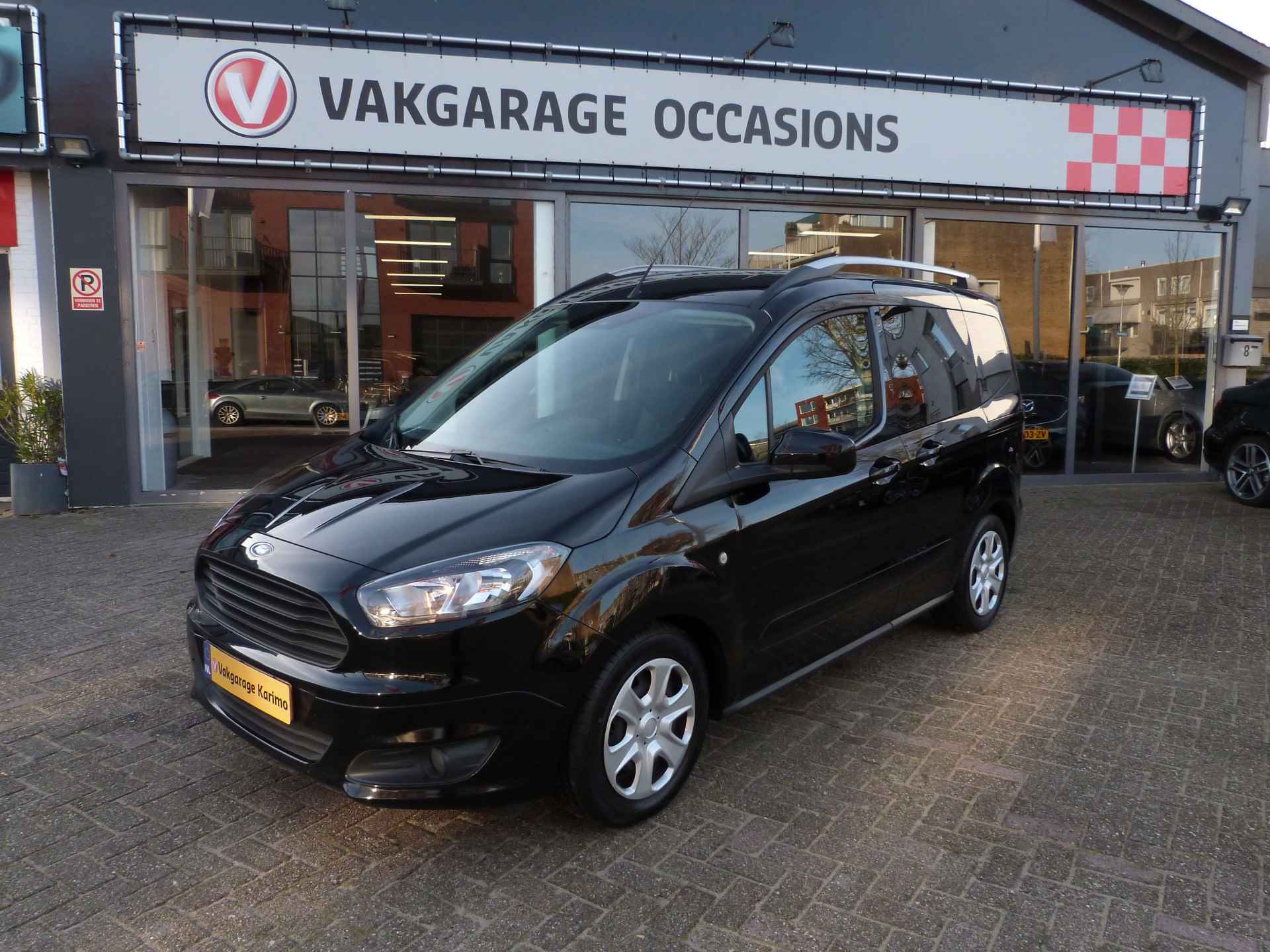 Ford Tourneo Courier 1.0 Titanium