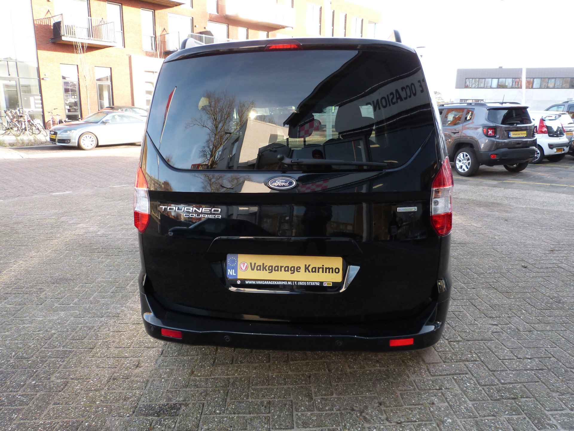 Ford Tourneo Courier 1.0 Titanium - 6/16