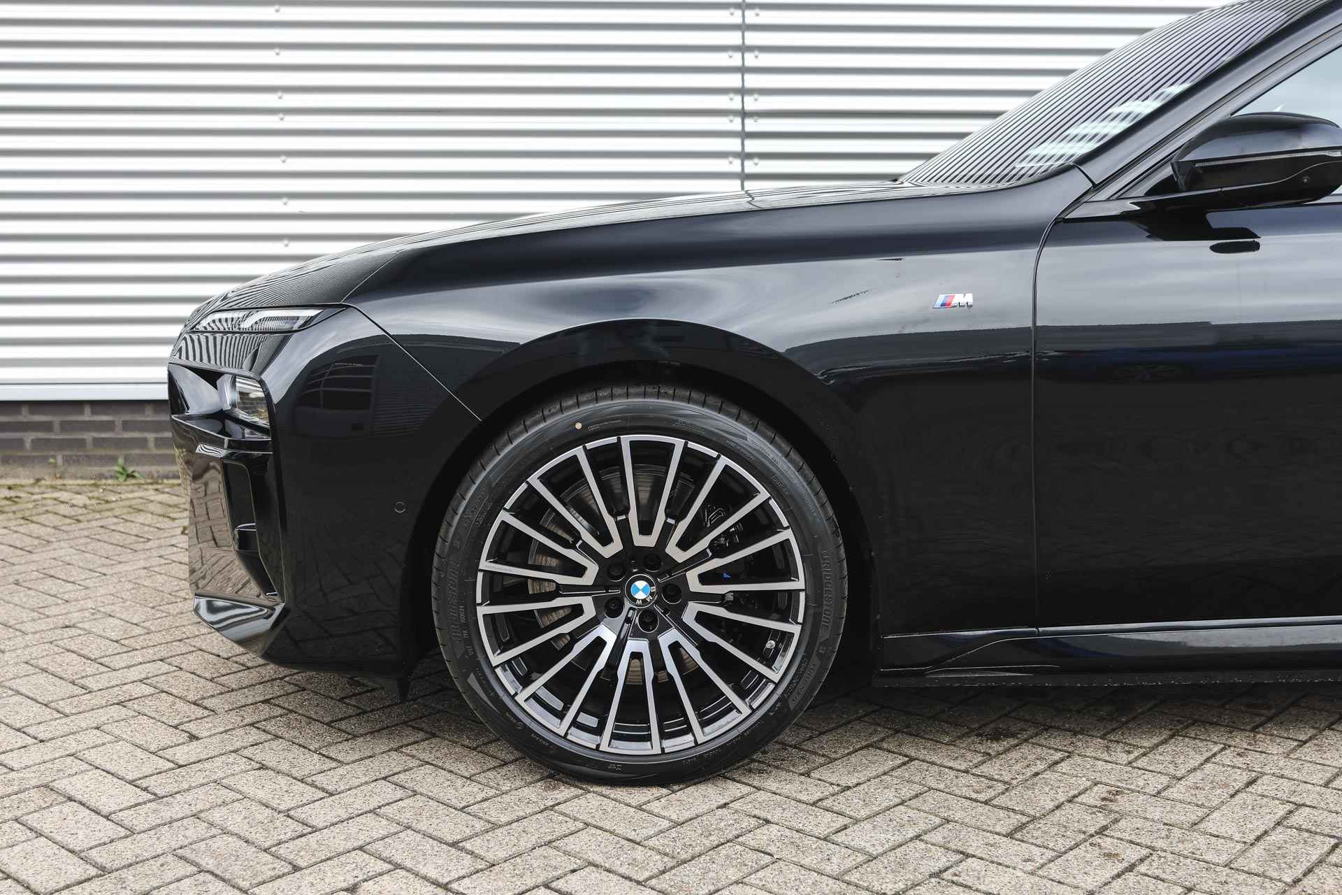 BMW i7 eDrive50 High Executive M Sport 106 kWh / Massagefunctie / Parking Assistant Professional / Active Steering / Stoelventilatie / Live Cockpit Professional - 6/39