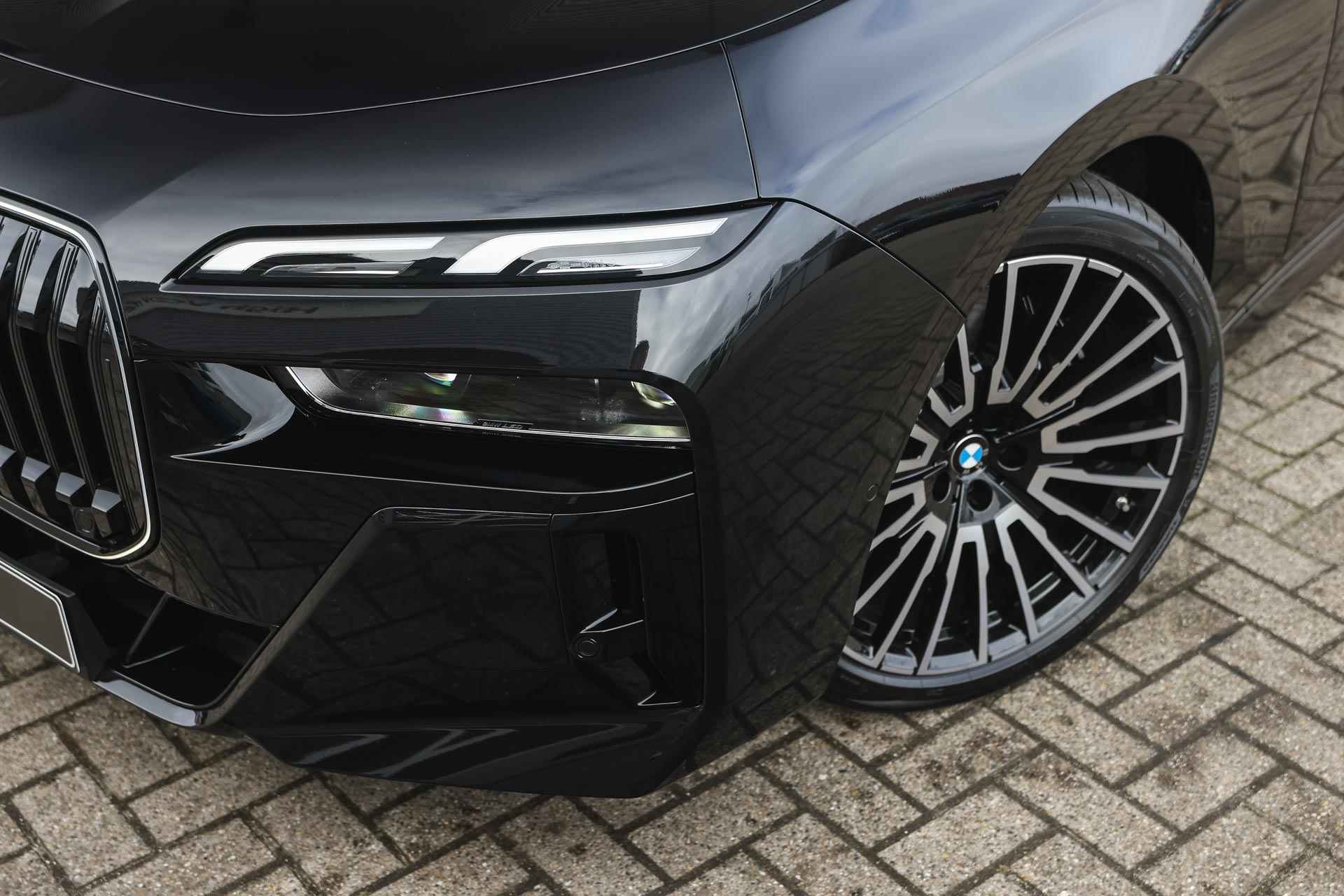 BMW i7 eDrive50 High Executive M Sport 106 kWh / Massagefunctie / Parking Assistant Professional / Active Steering / Stoelventilatie / Live Cockpit Professional - 7/39