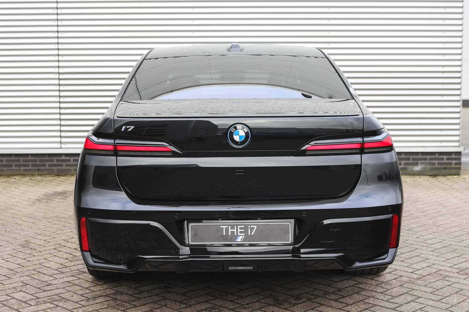 BMW i7 eDrive50 High Executive M Sport 106 kWh / Massagefunctie / Parking Assistant Professional / Active Steering / Stoelventilatie / Live Cockpit Professional - 15/39