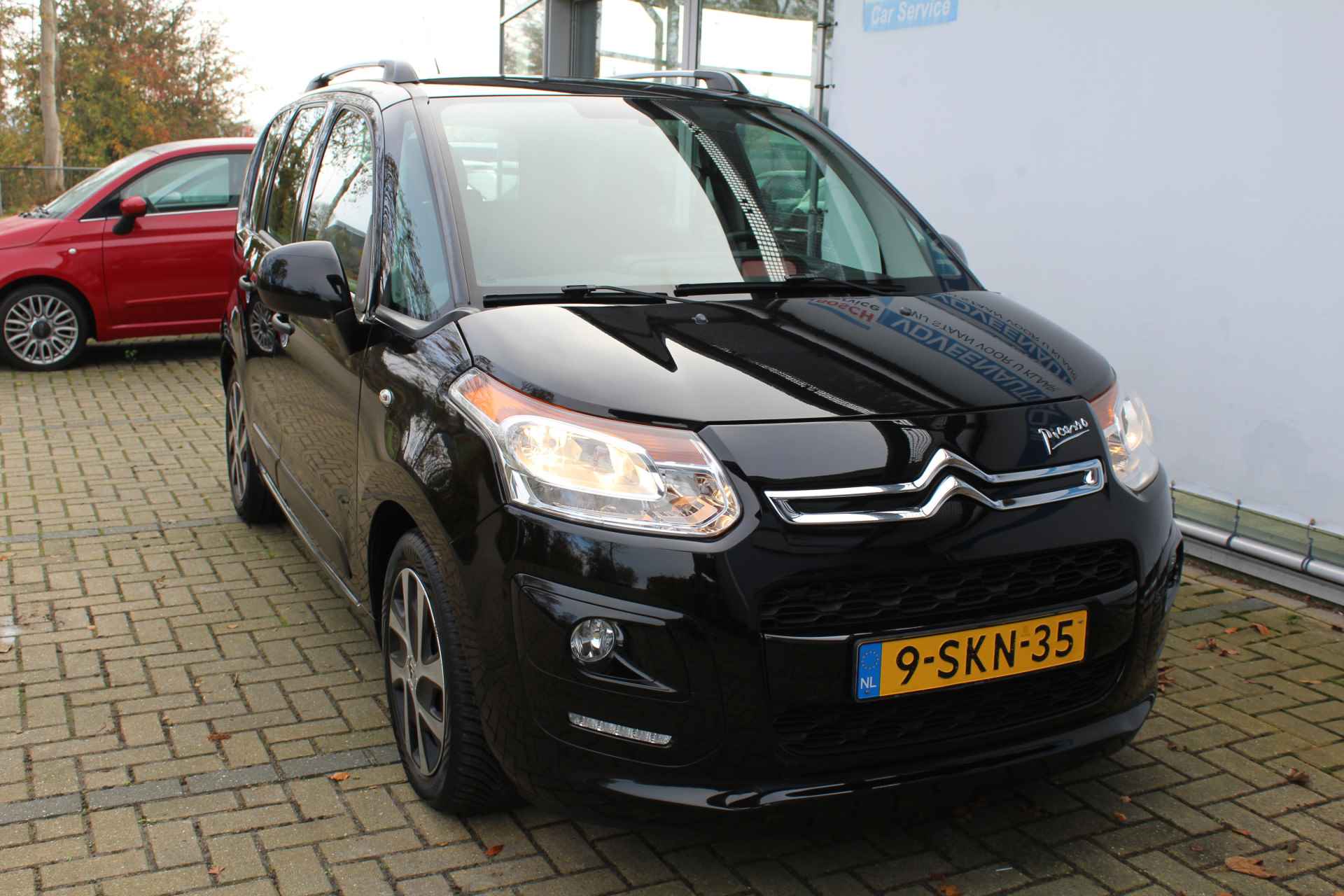 Citroën C3 Picasso 1.6 VTi Tendance | 120pk! | Nieuwe APK | 2e Eigenaar | Cruise controle | Airco | Trekhaak | Digital cockpit | Verschuifbare achterbank | Volledige onderhoud historie aanwezig | Elektrische ramen | Elektrisch verstelba Centrale deurvergrendeling met zender | Origineel NL auto | NAP | - 14/46