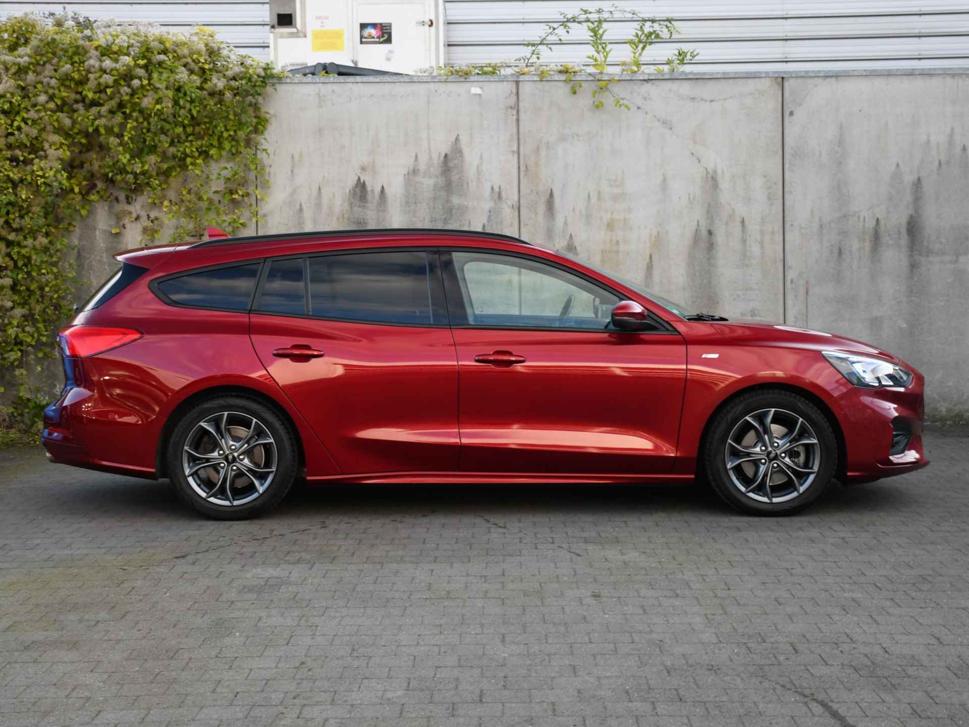 Ford Focus Wagon ST Line Business 1.0 EcoBoost 125pk ADAPT. CRUISE | WINTER PACK | PDC + CAM. | DAB | B&O | 17''LM - 3/35